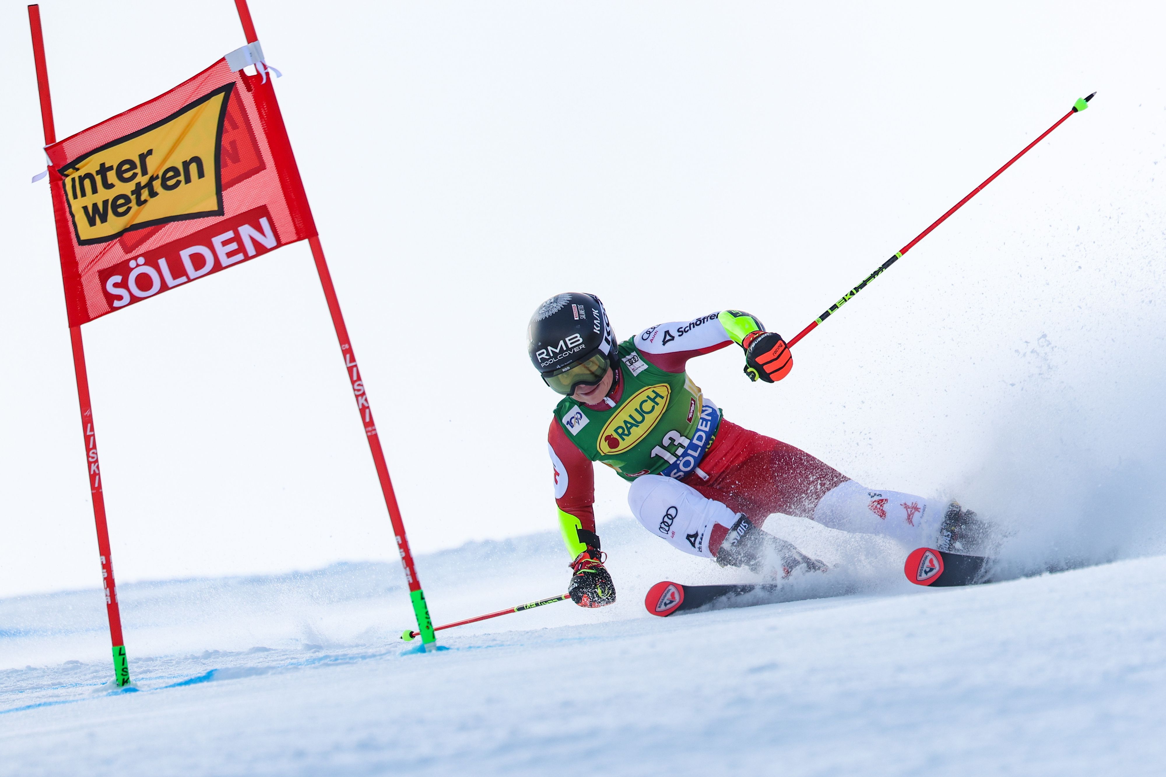 Julia Scheib im Riesentorlauf von Sölden. 