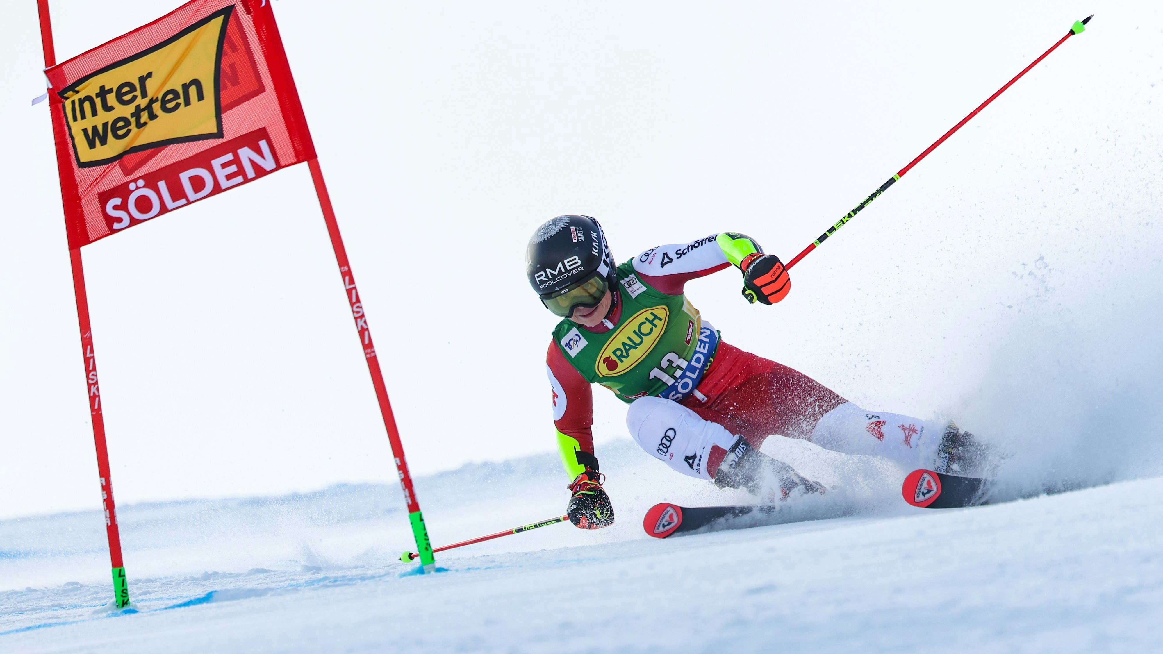 Julia Scheib im Riesentorlauf von Sölden. 