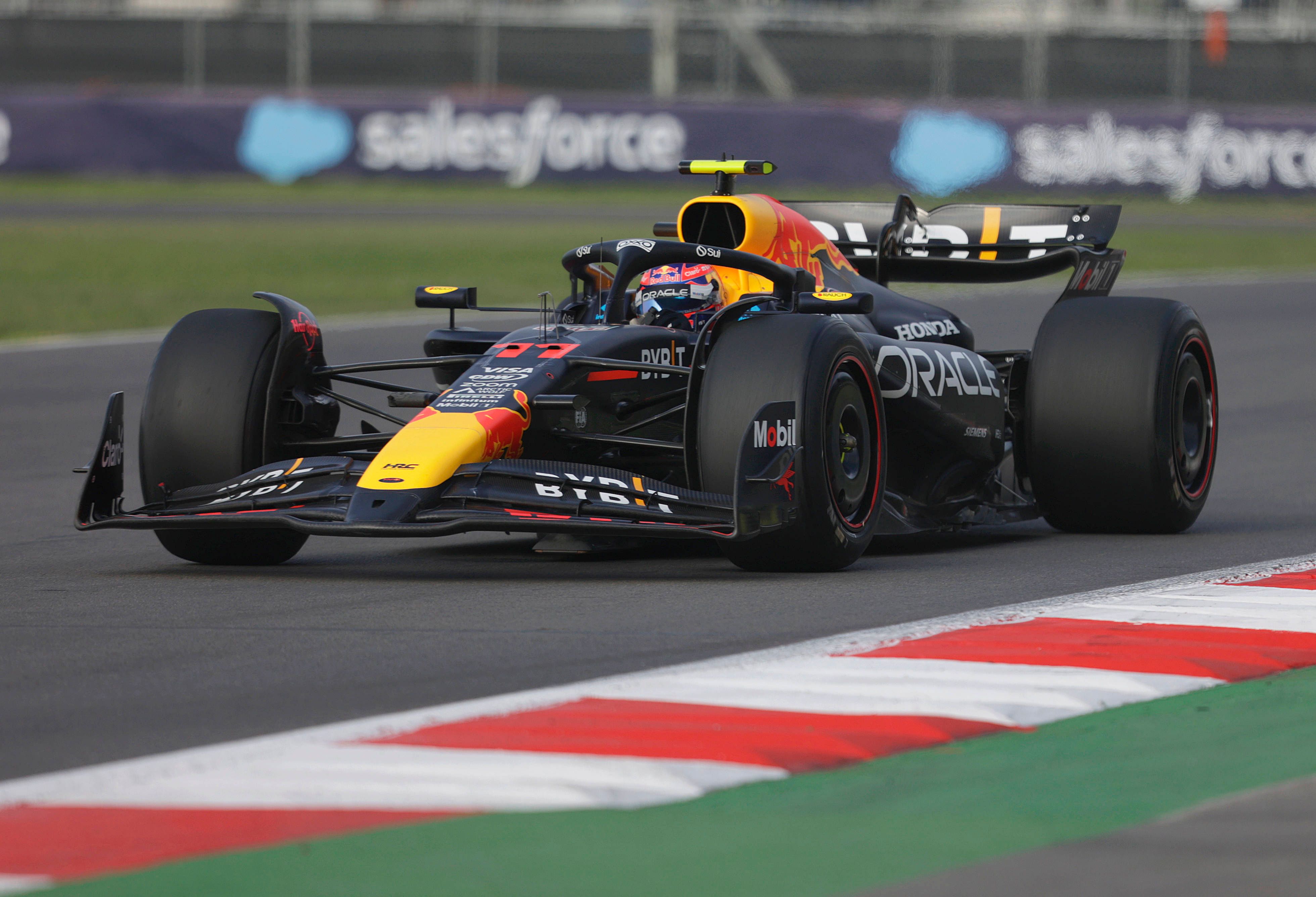 Max Verstappen beschwerte sich über Funk mehrmals über die Leistung seines Motors.