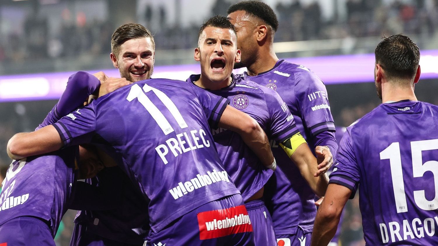 Die Veilchen jubeln über den Heimsieg