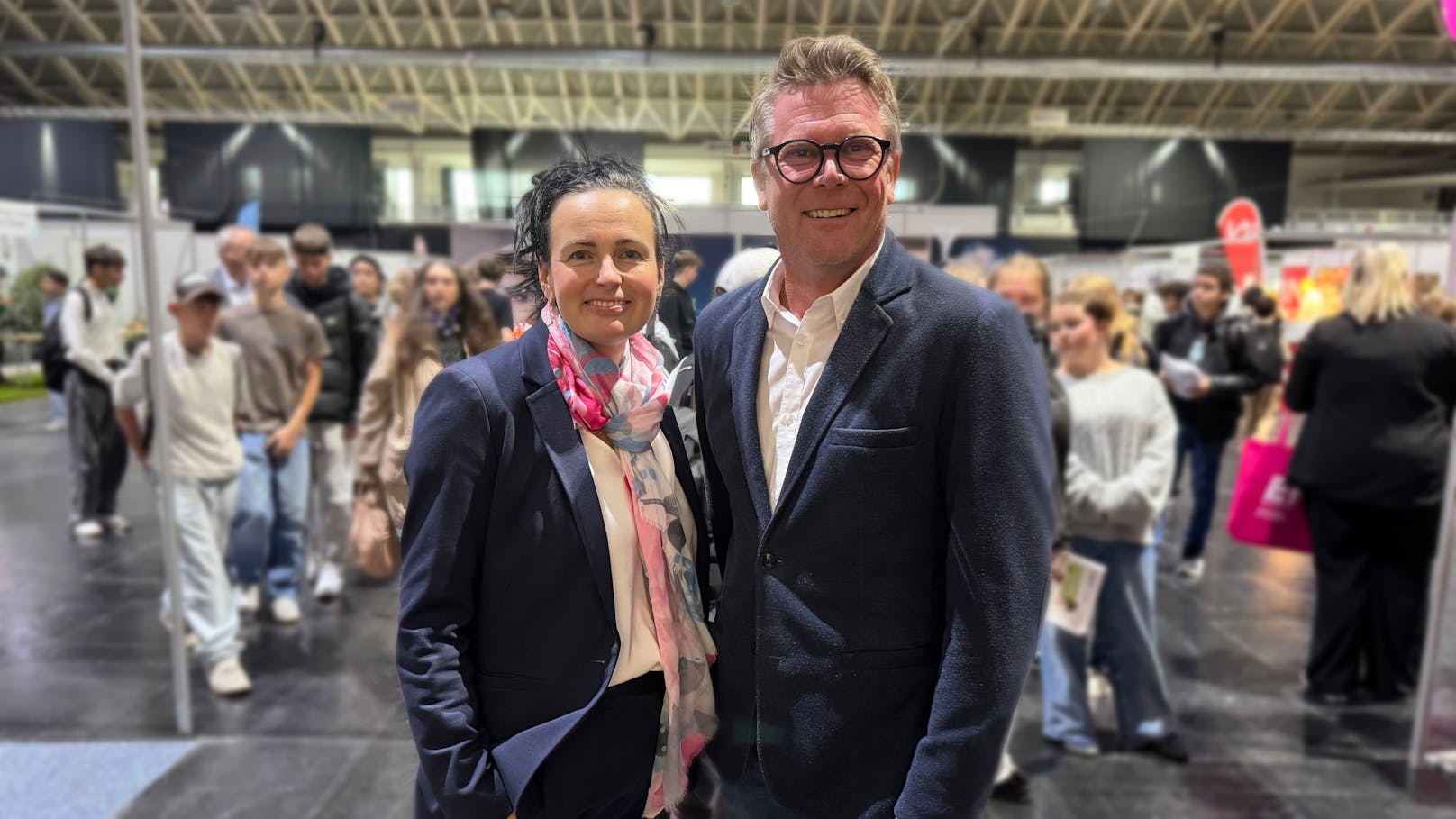 Geschäftsführerin der Messe Wieselburg Marion Heim und Geschäftsführer der Arena Nova Gerald Stanglfreuen sich über den Erfolg der SCHULE & BERUF in Wiener Neustadt.