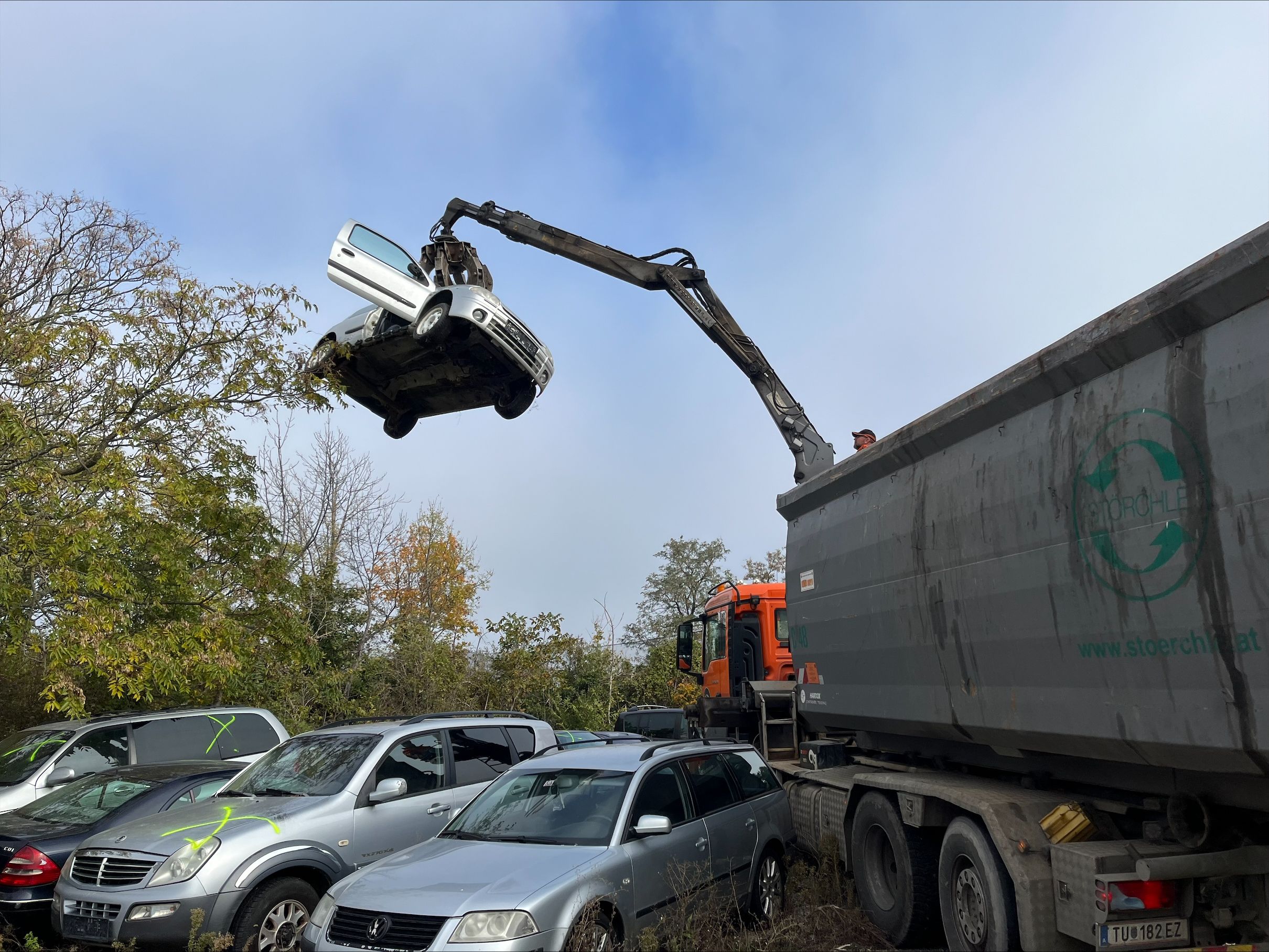 Schlag gegen illegale Altfahrzeugsammler