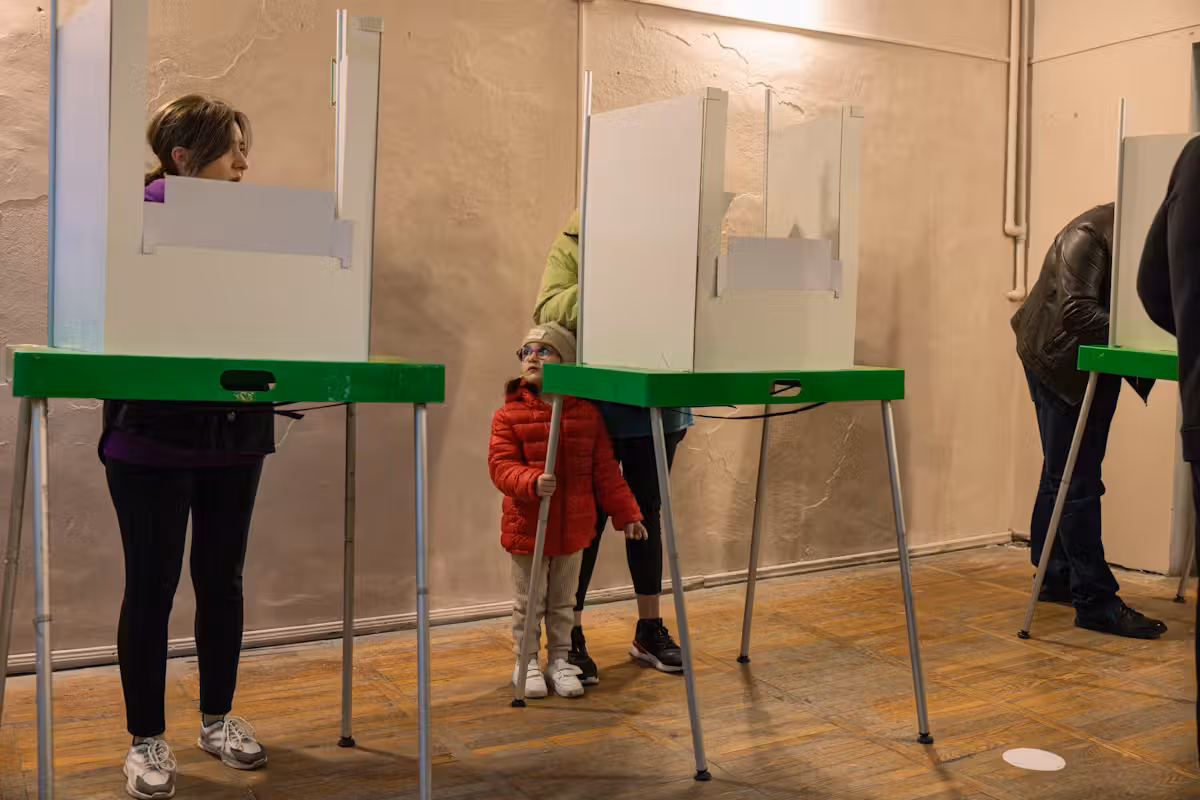 Am Sonntag stimmten die Menschen in Georgien über eine neue Regierung ab.