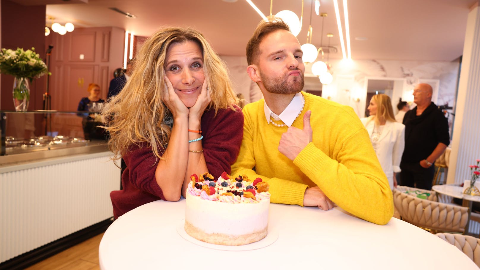 Nina Saurugg und Herby Stanonik ließen sich die Torte schmecken