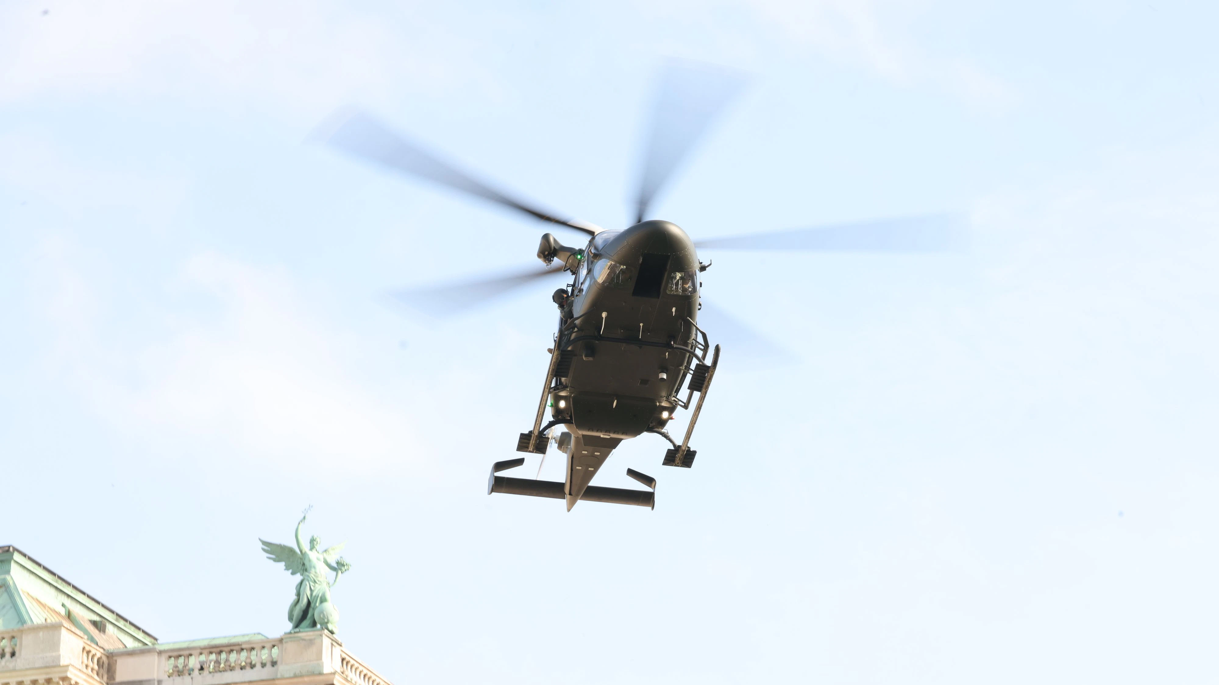 Die Anwesenden bei der Sicherheitsshow konnten den Black Hawk im Einsatz erleben.