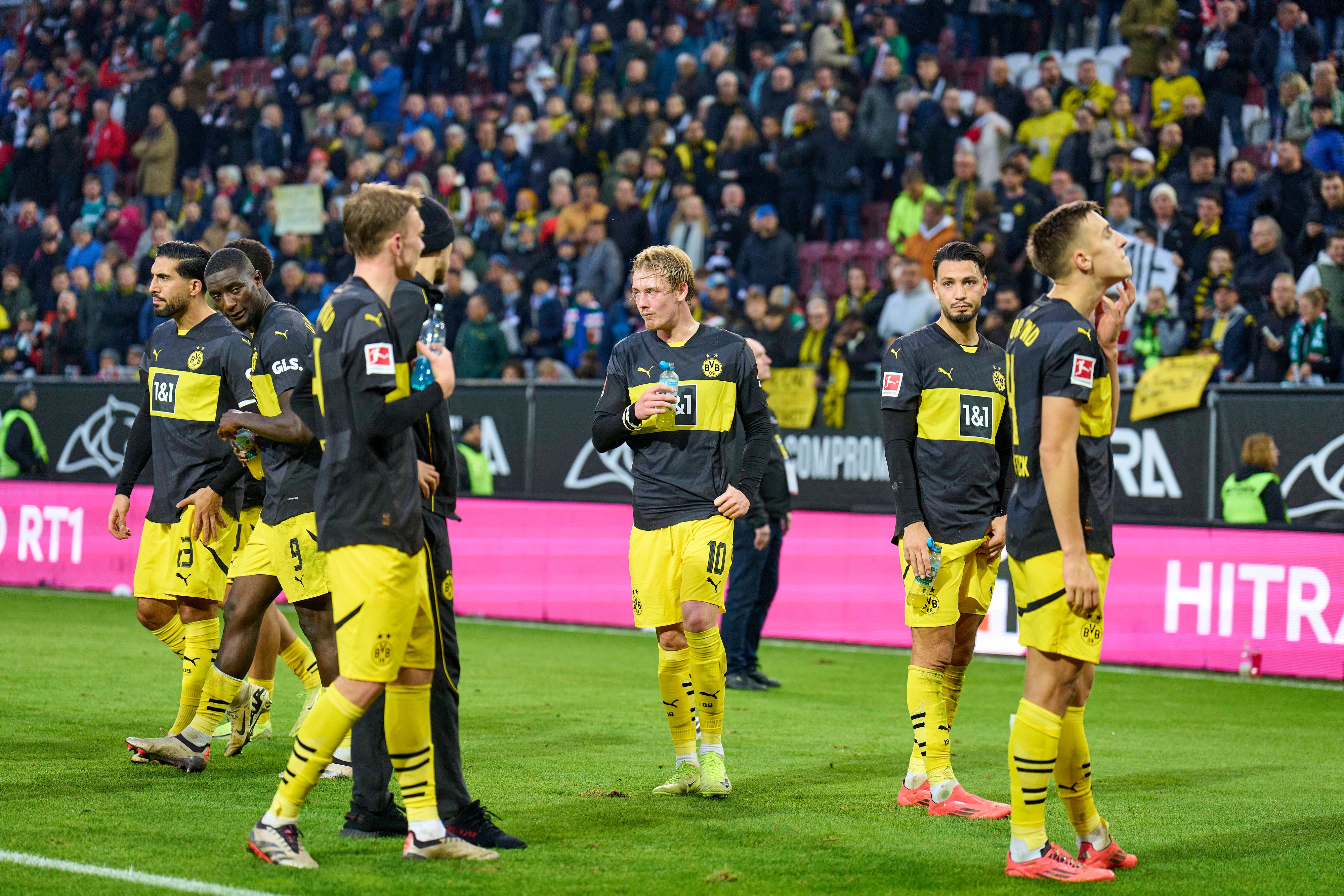 Die Dortmund-Stars waren nach der Niederlage am Boden.