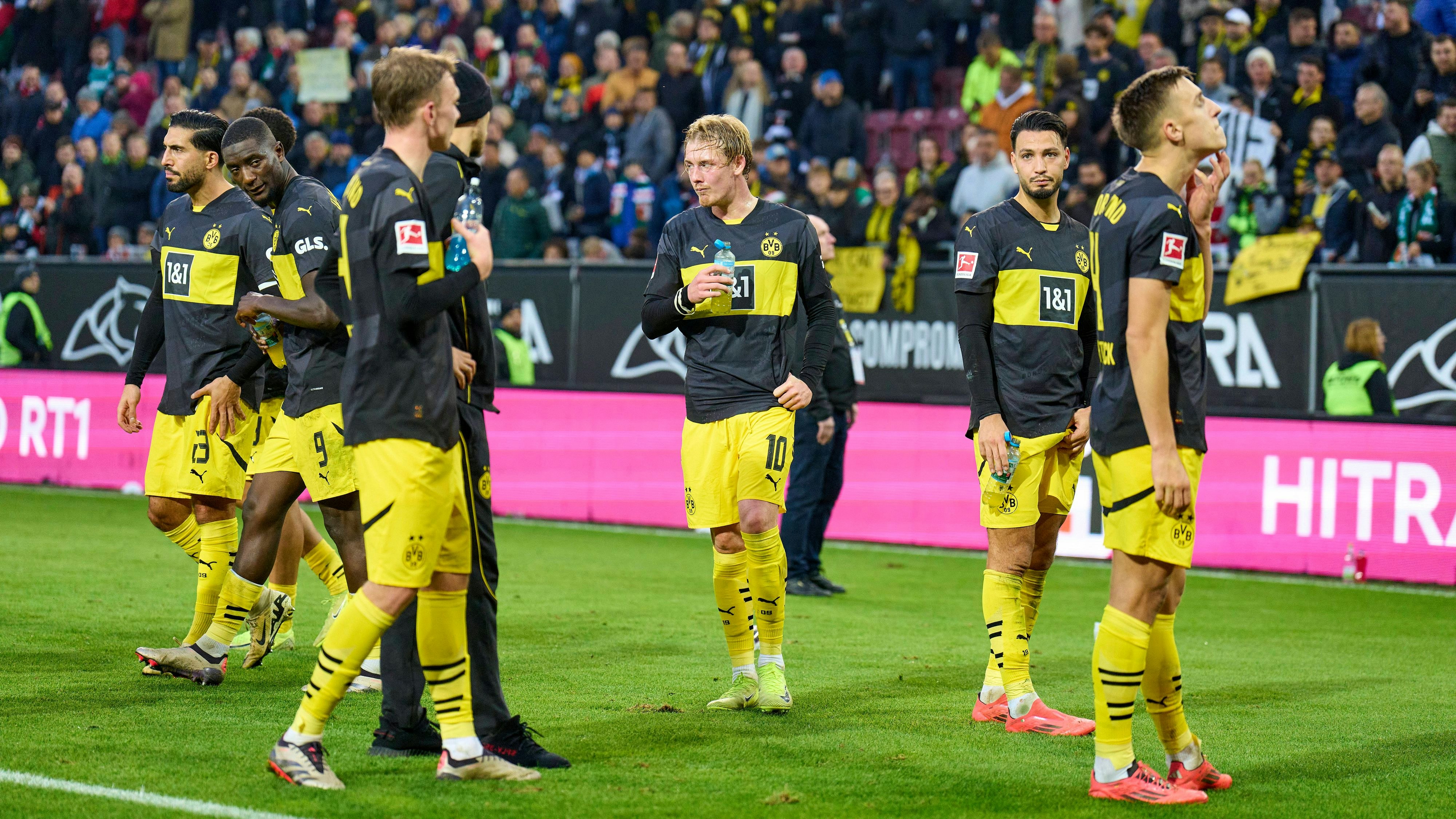 Die Dortmund-Stars waren nach der Niederlage am Boden.