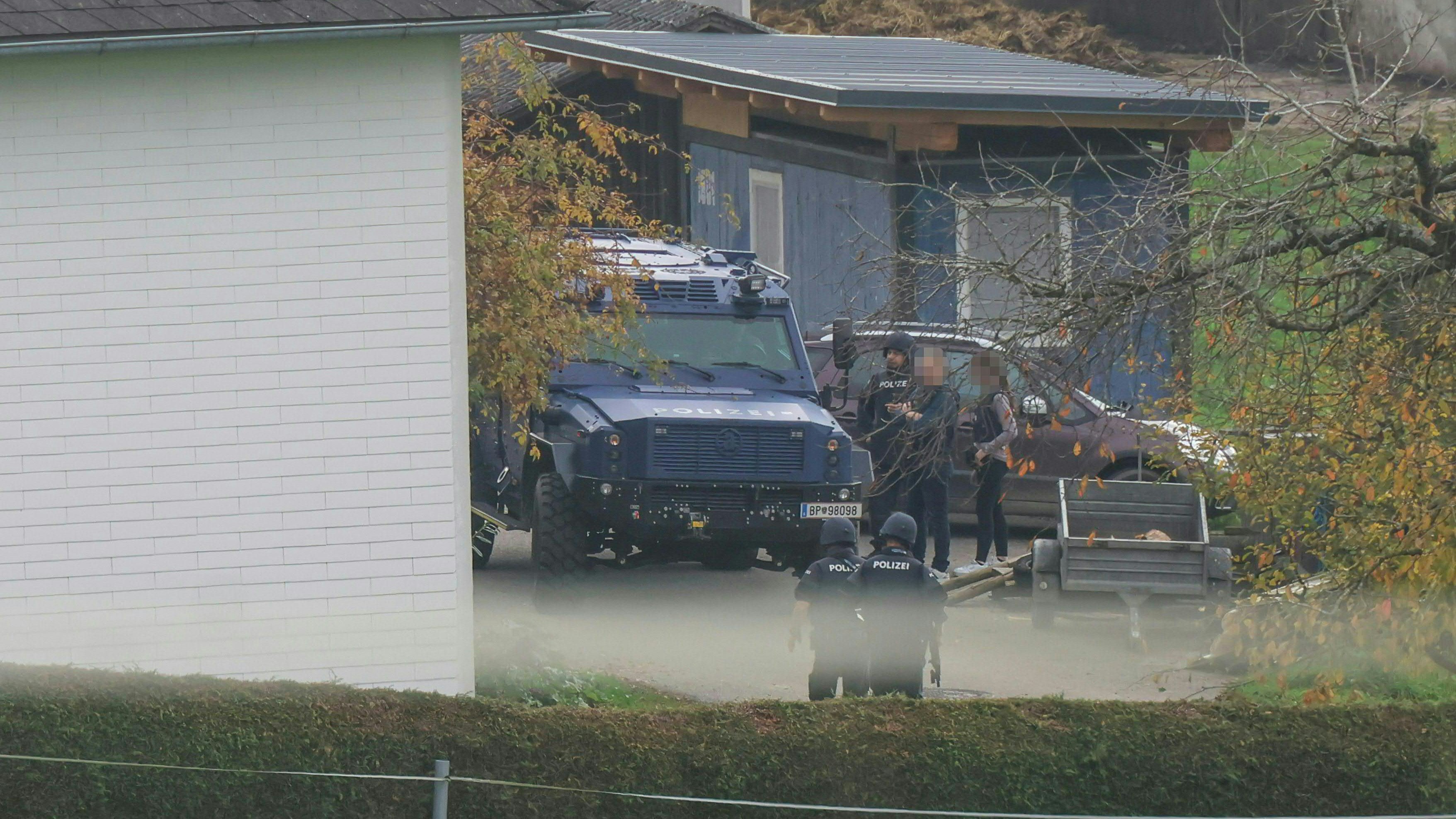  Im Mühlviertel in Oberösterreich ist Montagfrüh, 28. Oktober 2024, ein Mann erschossen worden, nach "Heute"-Informationen handelt es sich um einen amtierenden Bürgermeister aus dem Bezirk Rohrbach. 