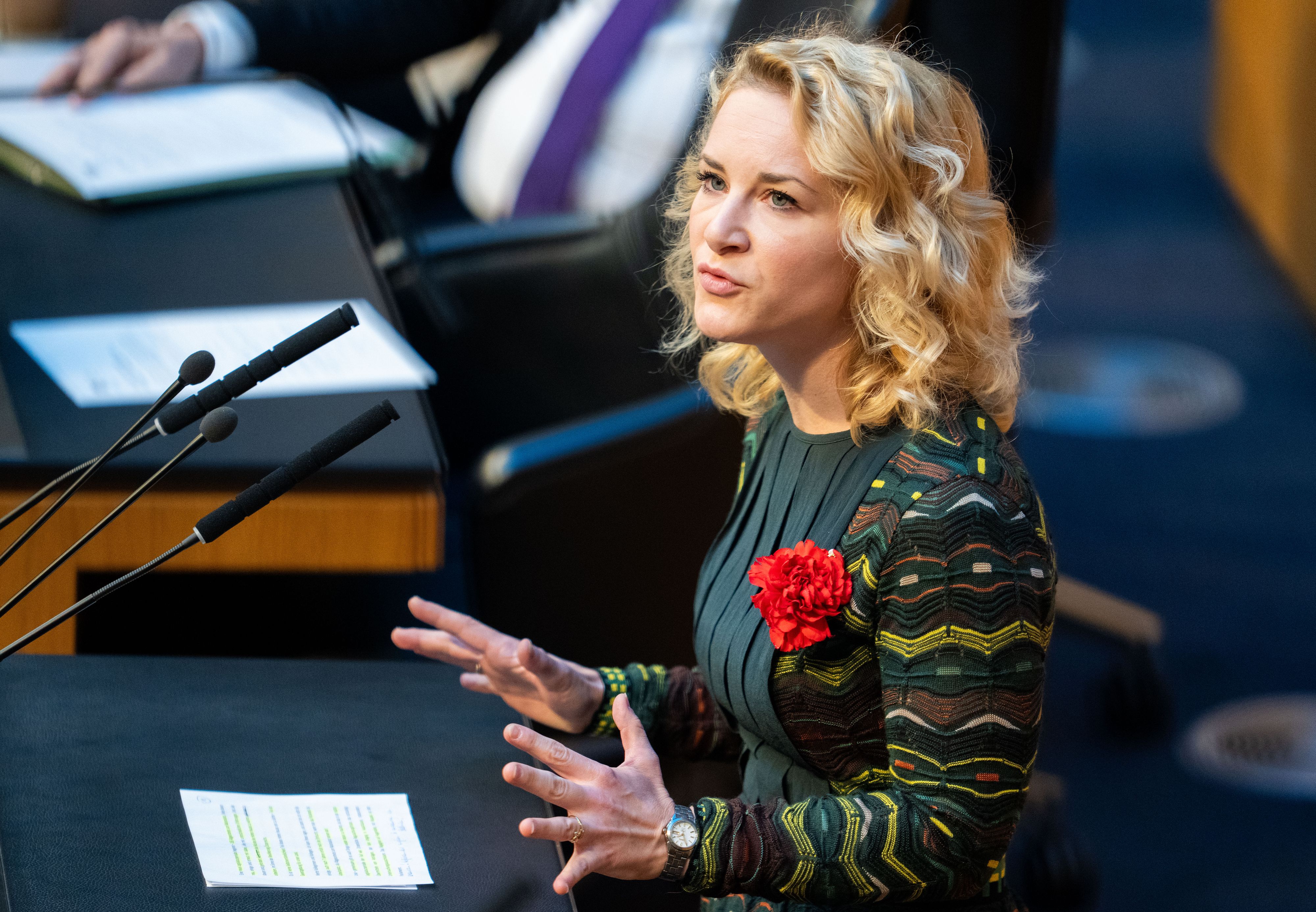 Eva Maria Holzleitner spricht über die ersten Gespräche zwischen ÖVP und SPÖ.