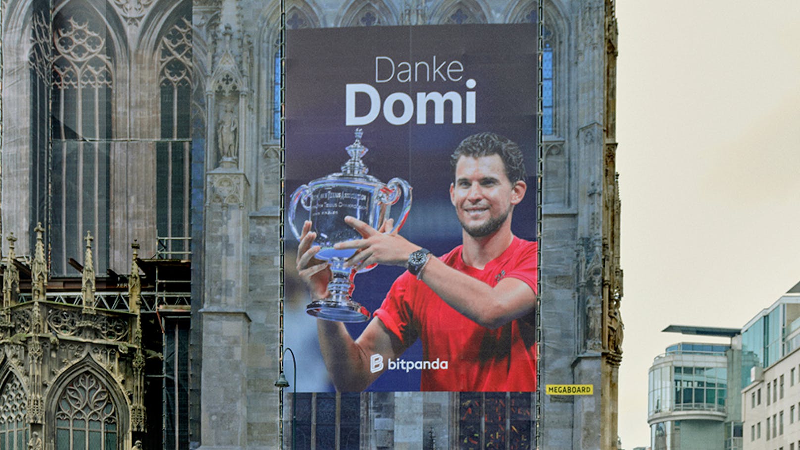 Dominic Thiem ziert für Bitpanda den Stephansdom