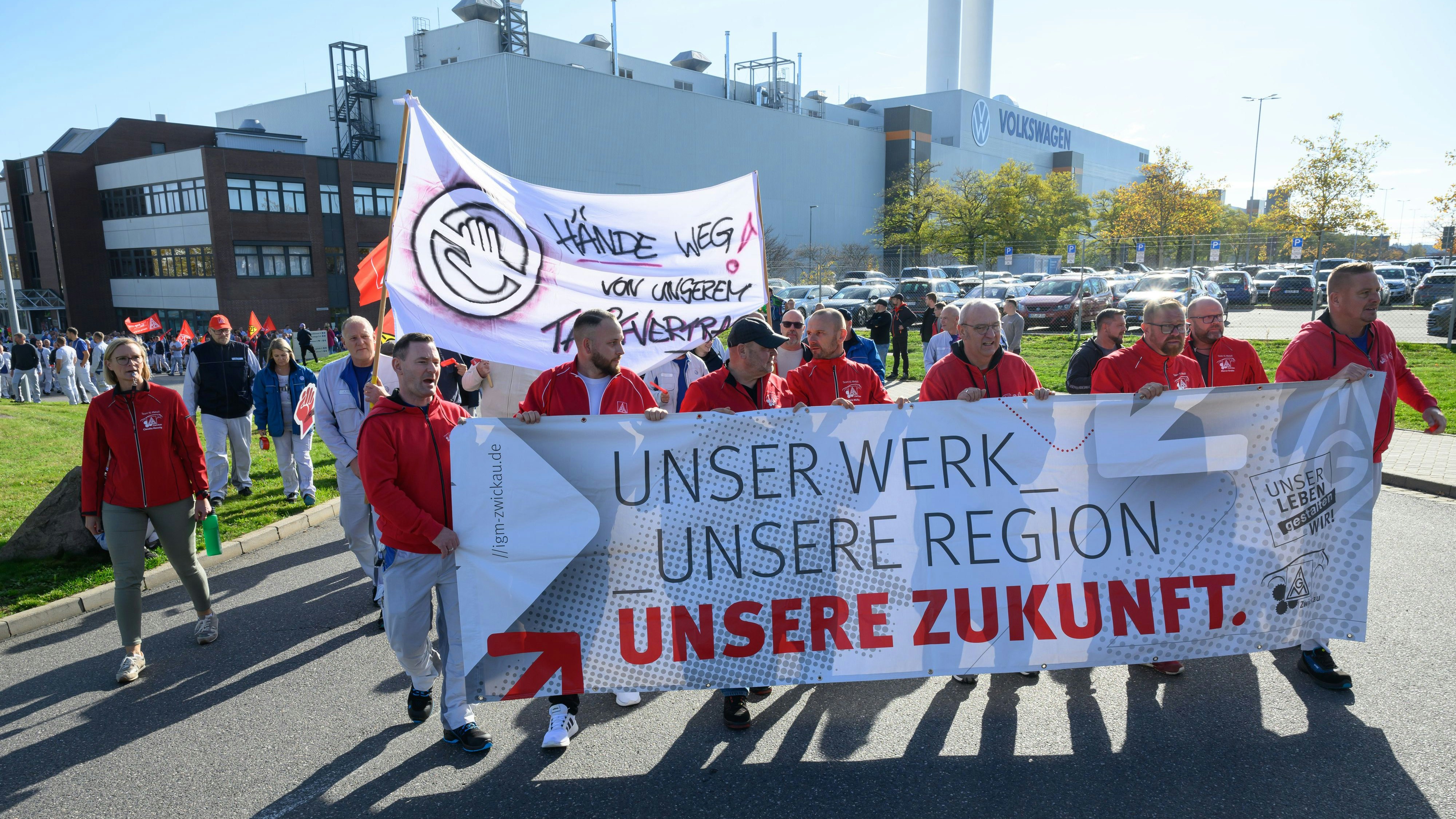 Bei VW in Wolfsburg kam es am Montag zu ersten kleinen Protestaktionen