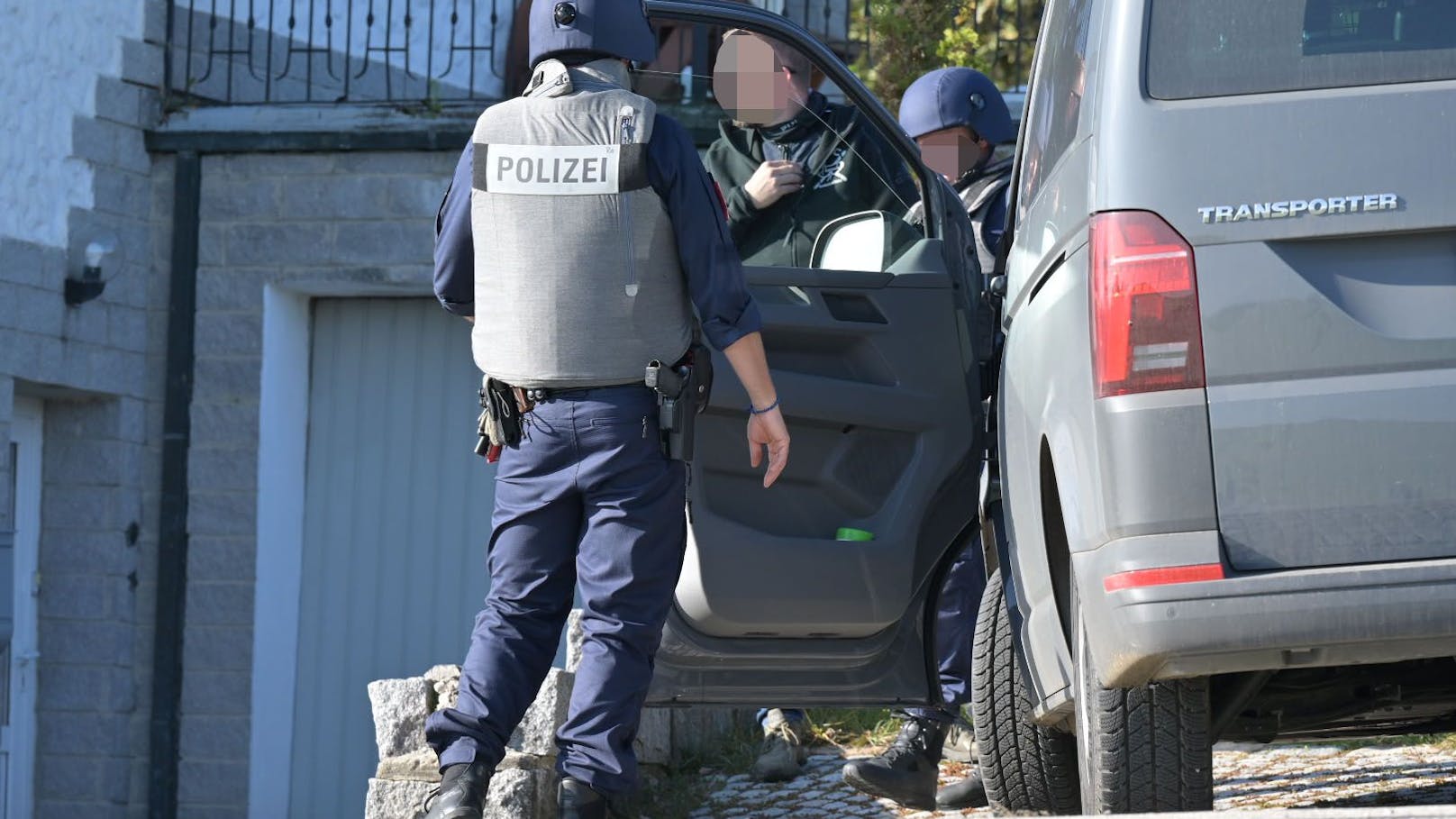 Die Polizei auf der Suche nach dem Täter