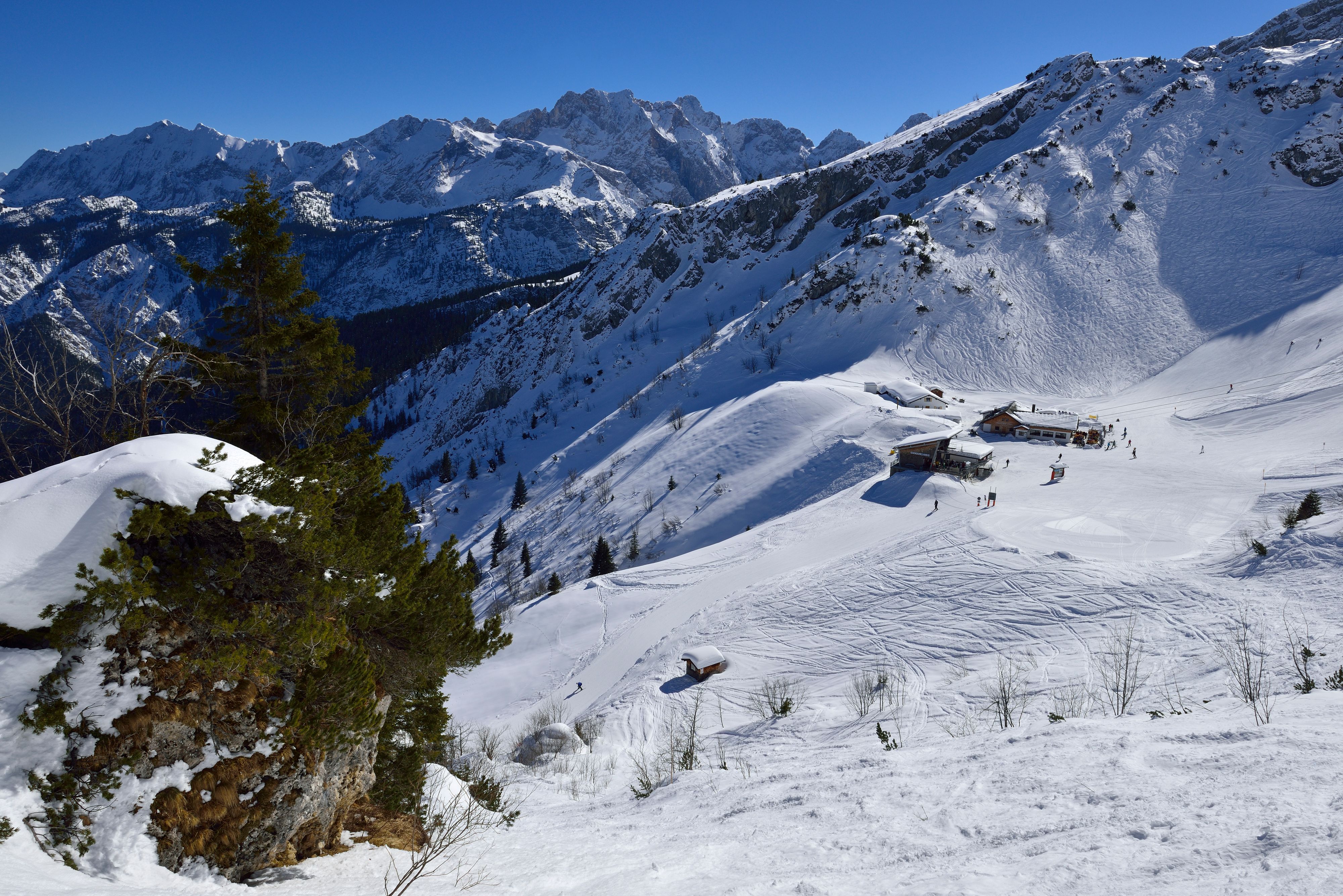 An der Schüsselkarspitze kam es am Nationalfeiertag zu zwei Einsätzen.