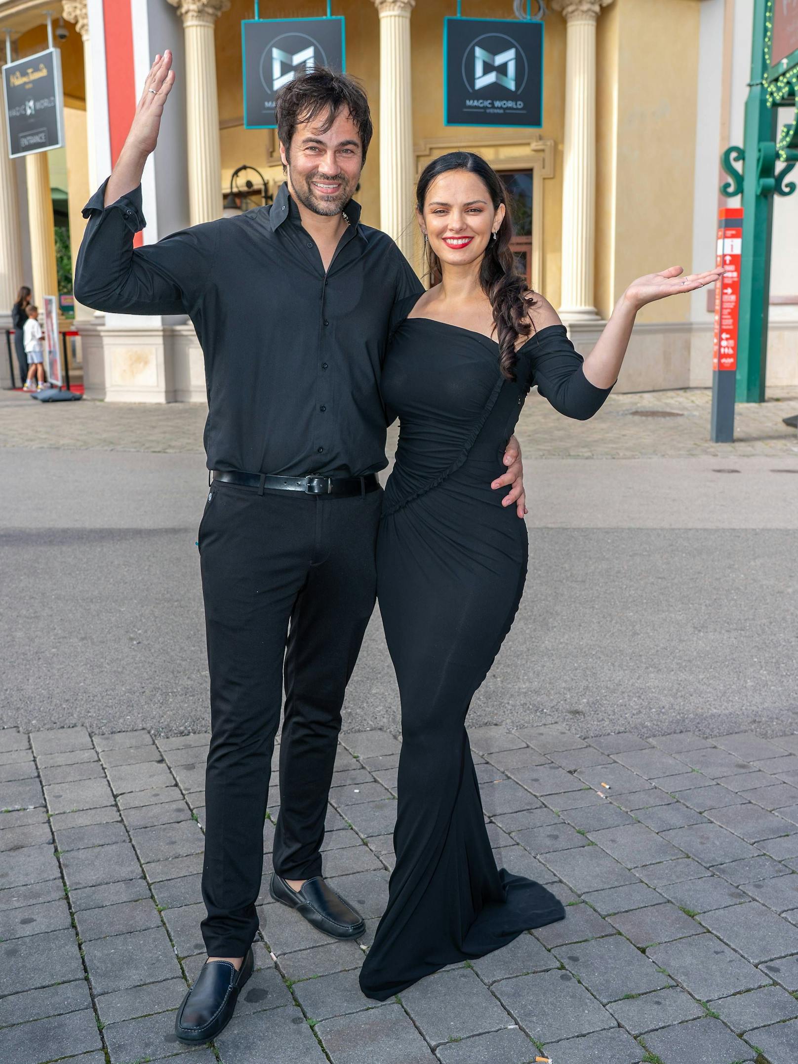 Anca und Luca Lucian bitten in ihrer Magic World im Wiener Prater zu außergewöhnlichen Zauber-Shows