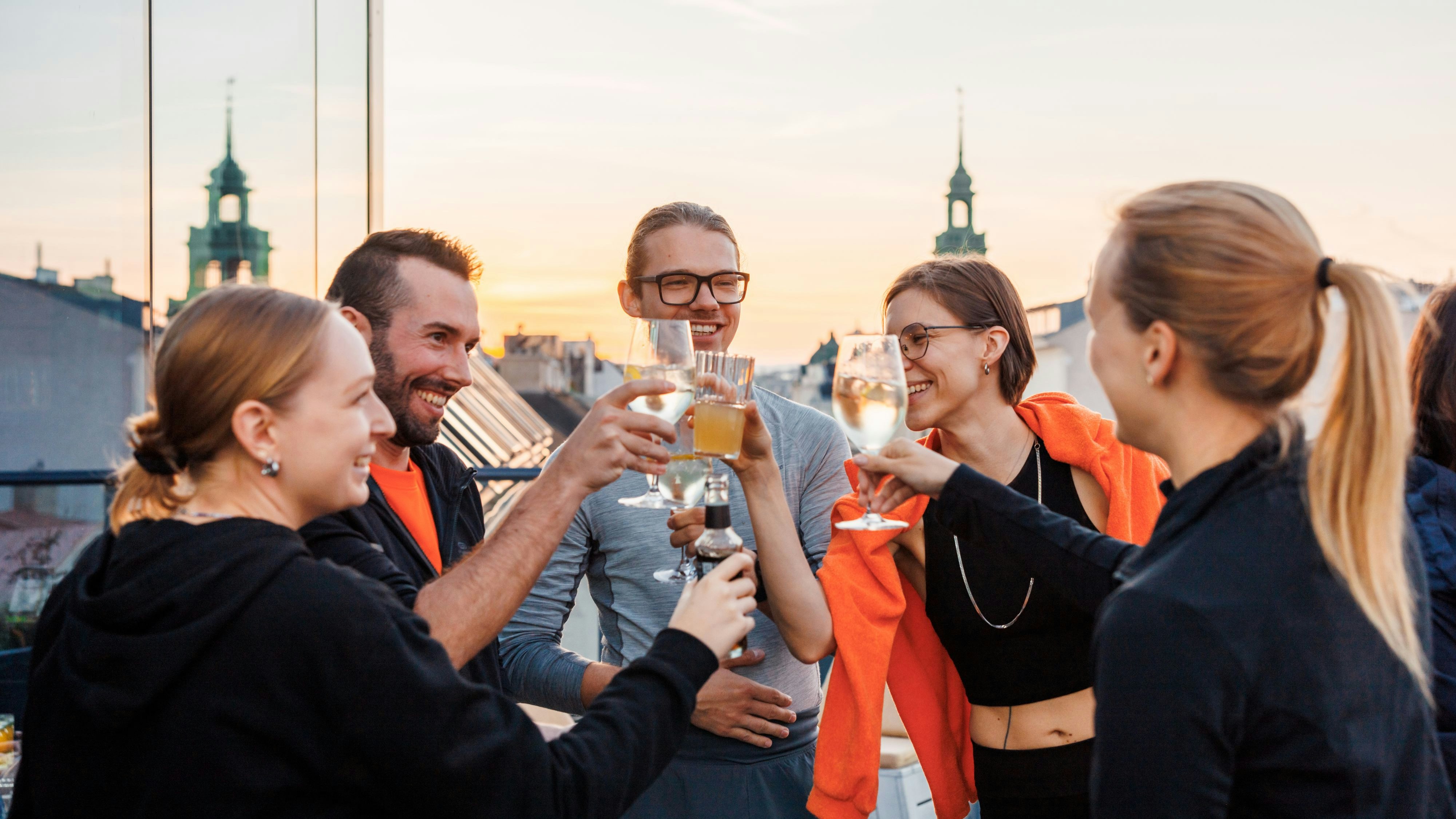 Erst 5 Kilometer um den Ring, dann geht es aufs Rooftop des 25hours Hotel.