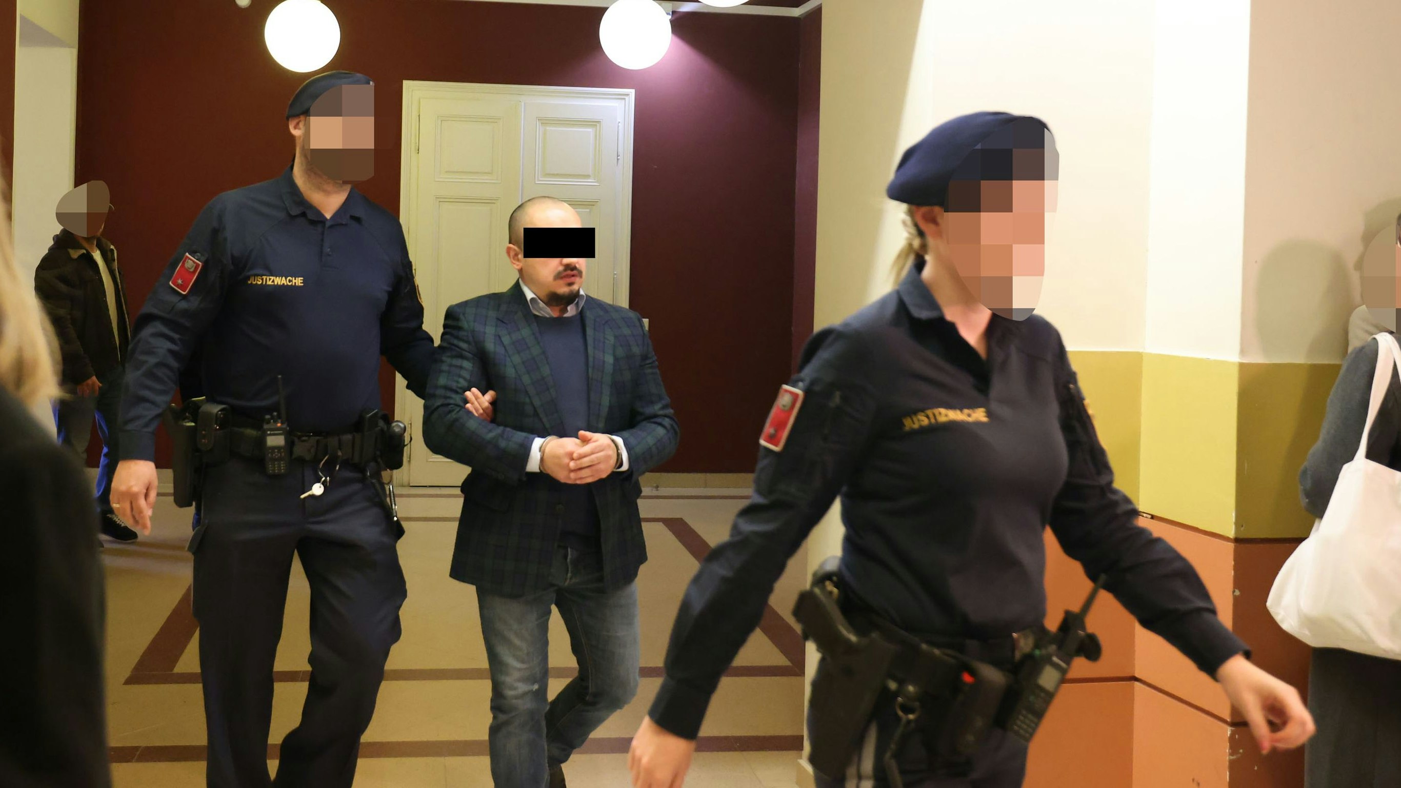 Amokfahrt mit Jaguar: Serbe vor Gericht in Wien