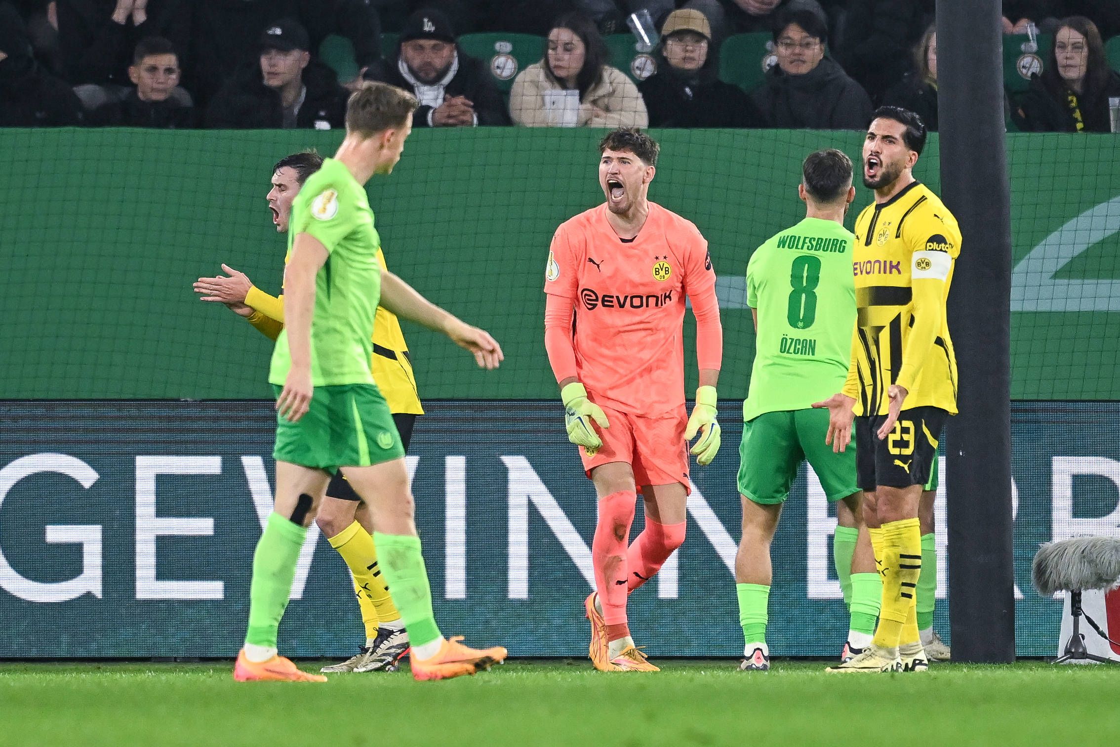 Borussia Dortmund rutscht mit der Pokal-Niederlage noch tiefer in die Krise.