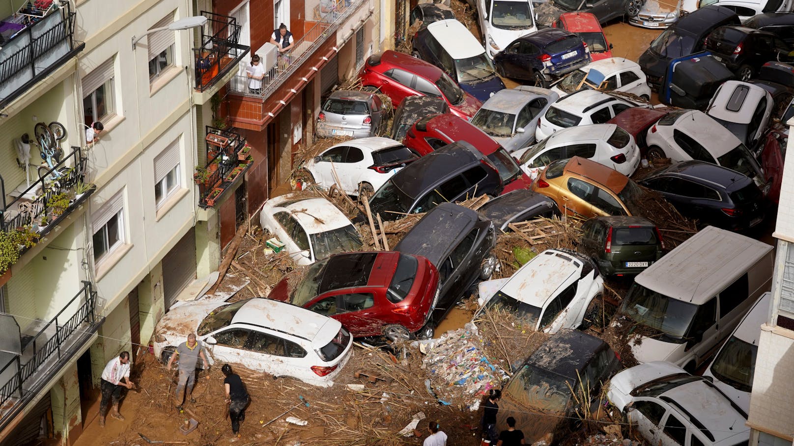 Sintflut-Unwetter samt Hagel und sogar einem Tornado haben am 29. Oktober 2024 den Großraum Valencia verwüstet.