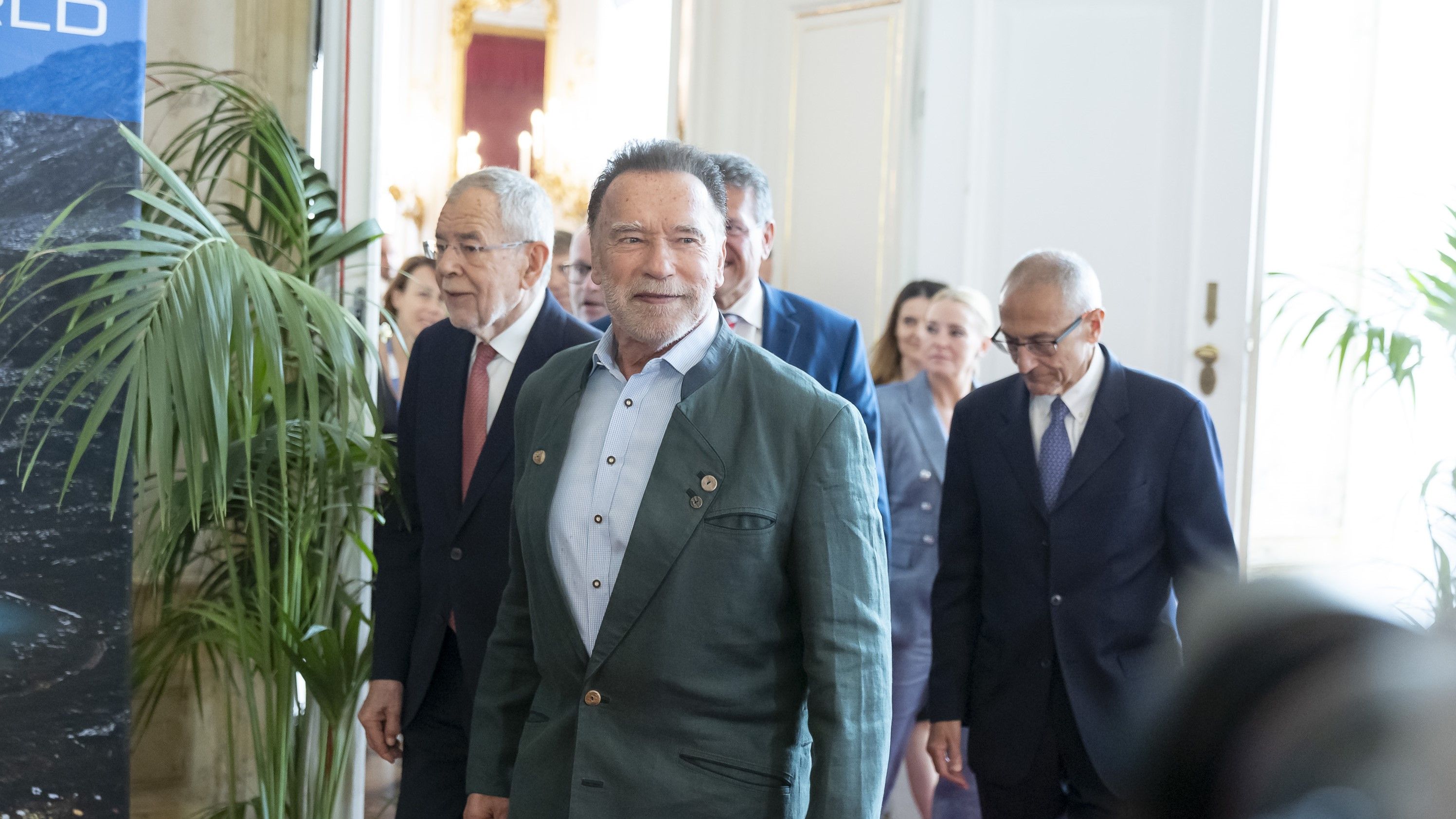 Arnold Schwarzenegger überrascht mit seiner Wahl im Präsidentenrennen.