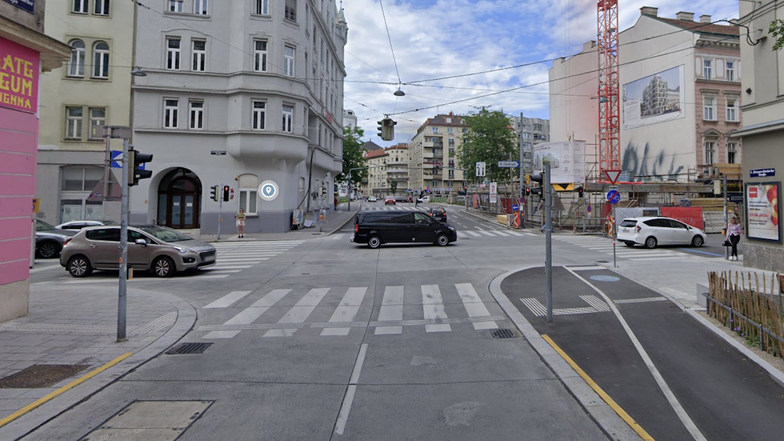 Hier in Wien kam es am frühen Montag zu dem unverständlichen Angriff auf eine Passantin.