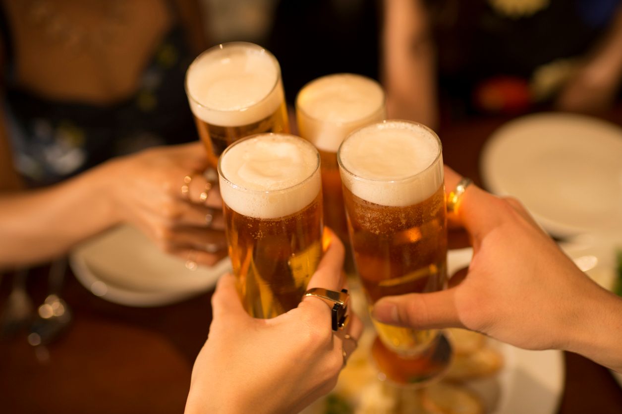 Harte Zeiten für Bierfans: Österreichs größter Bierkonzern hebt die Preise an.