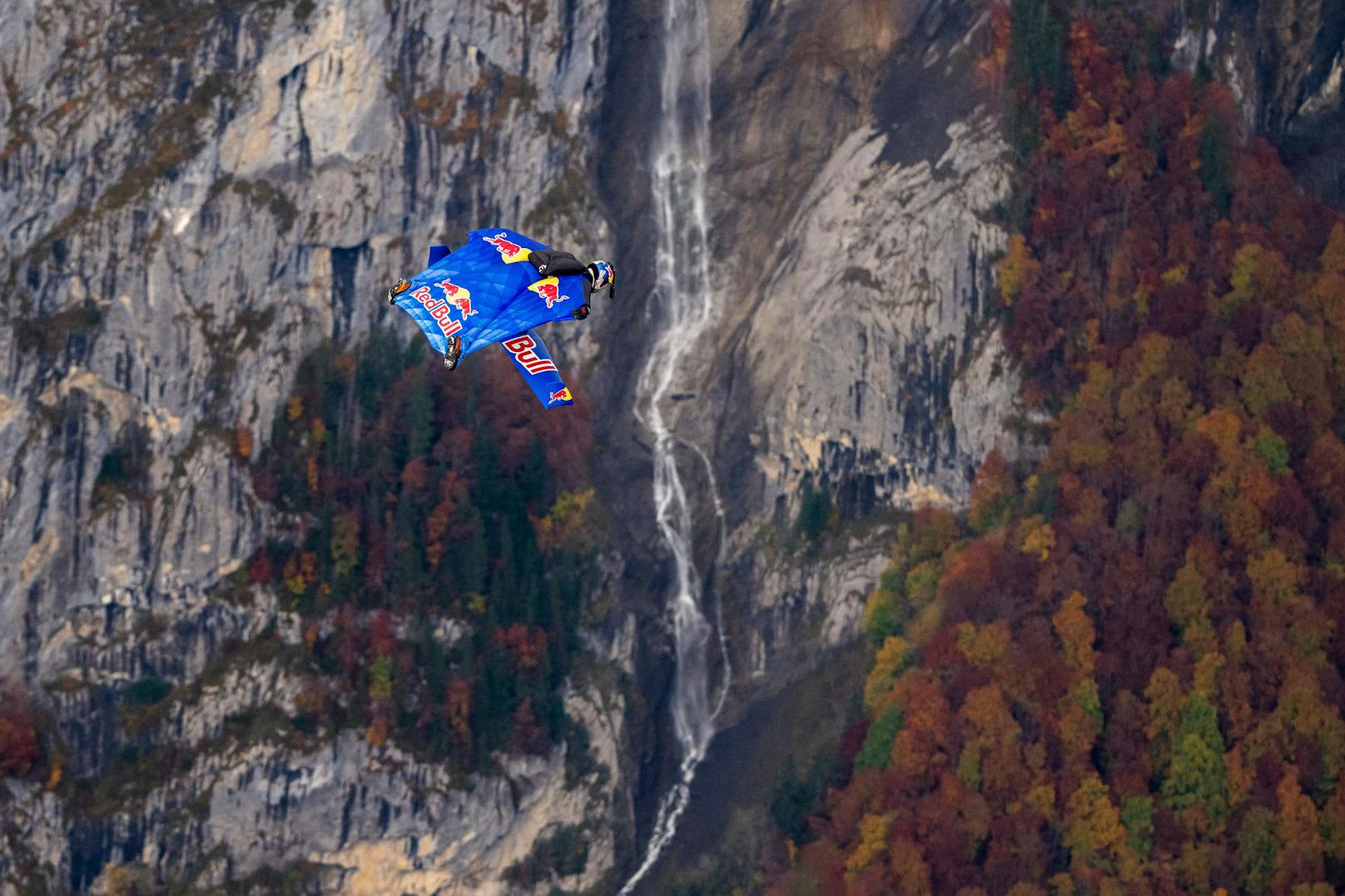 "Mein Sprung heute von der Jungfrau war eine extreme Herausforderung, mit vielen Challenges dazwischen, aber alles in allem war es einfach nur ein megageiler Sprung."