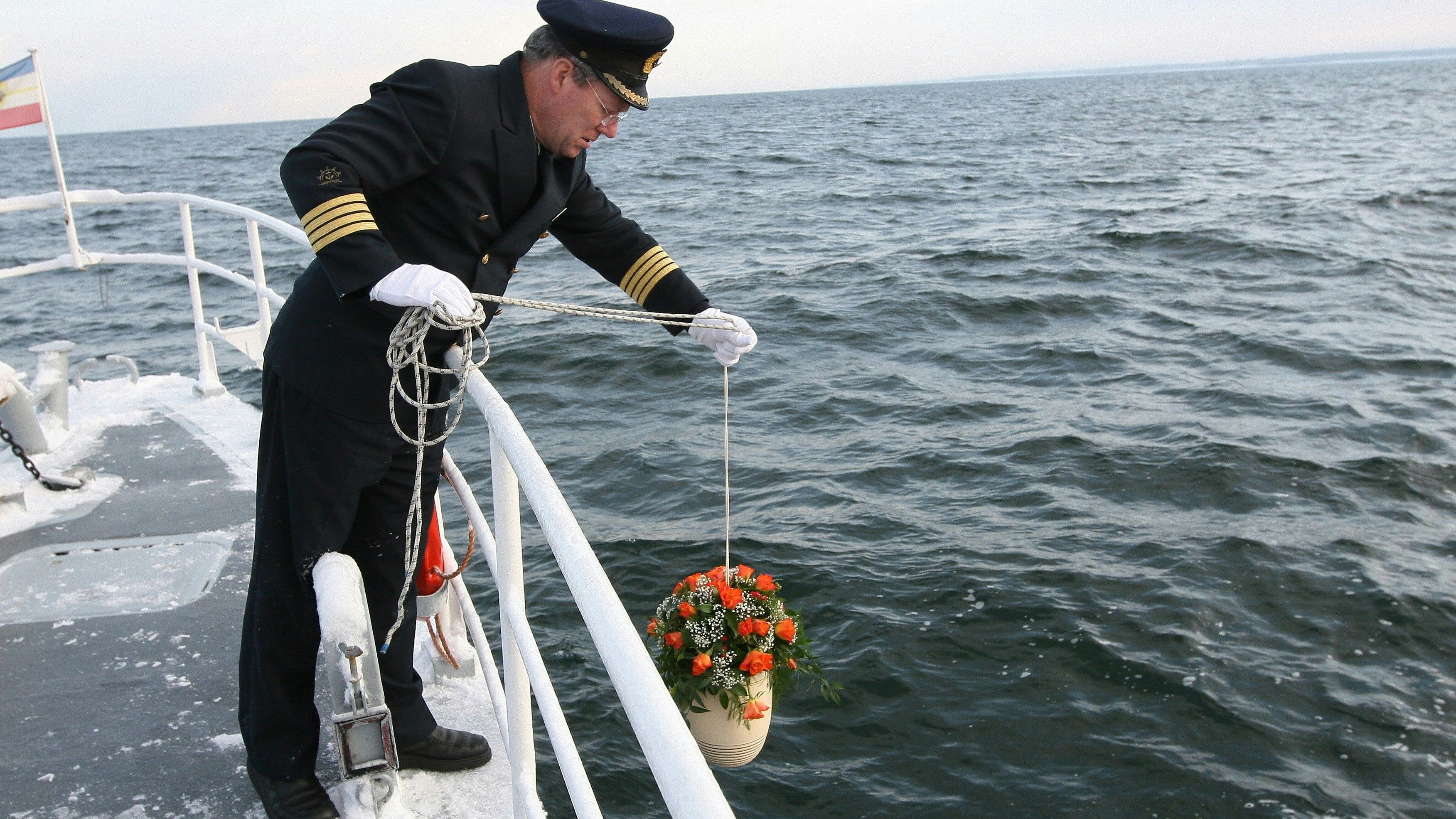 Auch Seebestattungen sind mittlerweile möglich, dafür arbeitet die Bestattung Wien mit Unternehmen an der Adria, im westlichen Mittelmeer sowie an Nord- und Ostsee zusammen