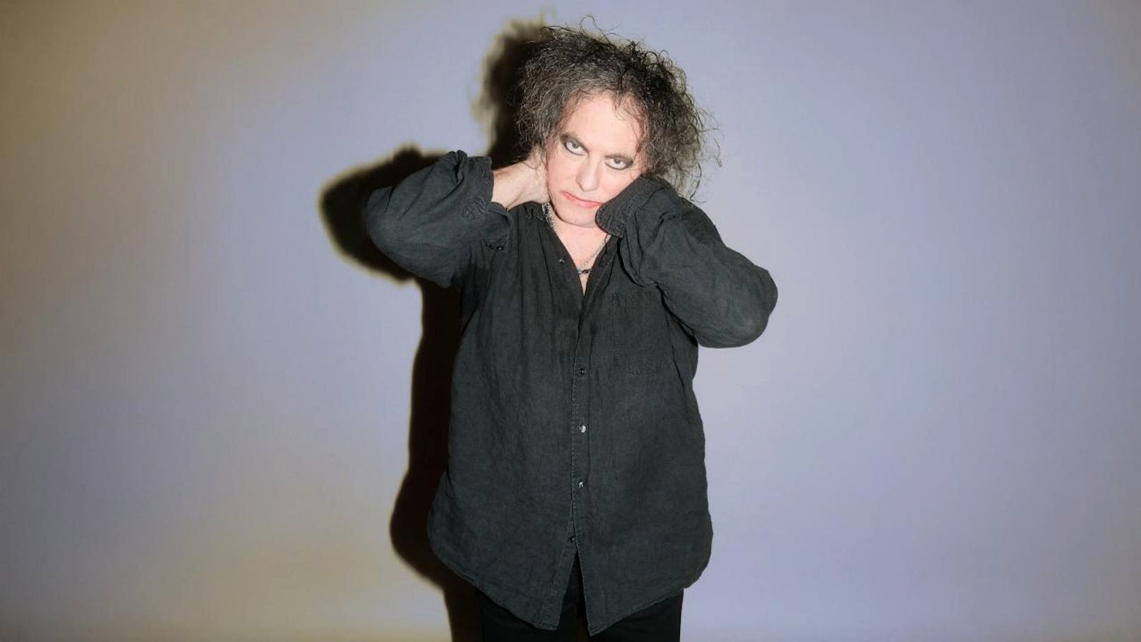 Beinahe wäre es nicht dazu gekommen, dass The Cure noch einmal ein Album veröffentlichen. Smith spielte 2018 mit dem Gedanken, die Band aufzulösen. Doch glücklicherweise überlegte er es sich anders.