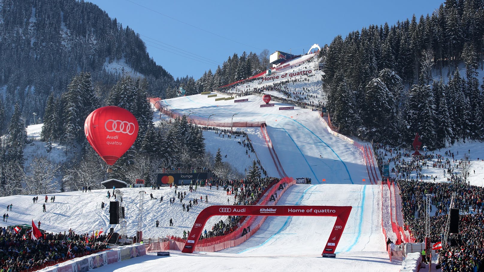 Ski-Sensation: Frauen-Rennen auf der Streif in Kitz