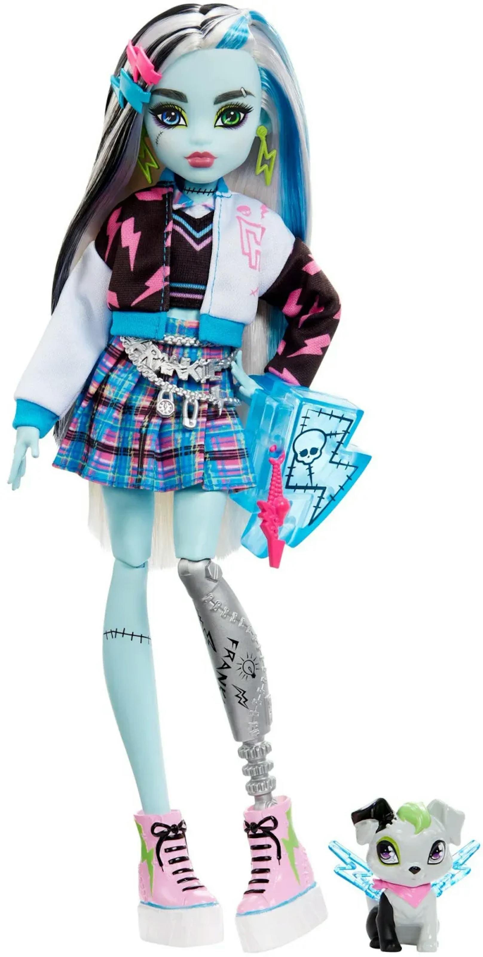 Bleiben wir bei Wednesday, die neuerdings die <strong>Monster High</strong> Clique rund um Clawdeen Wolf, Draculaura und Frankie Stein (Bild) erweitert. Das Kostüm sollte je nach Charakter gewählt werden, aber der klassische Schulmädchen-Style passt hier fix.