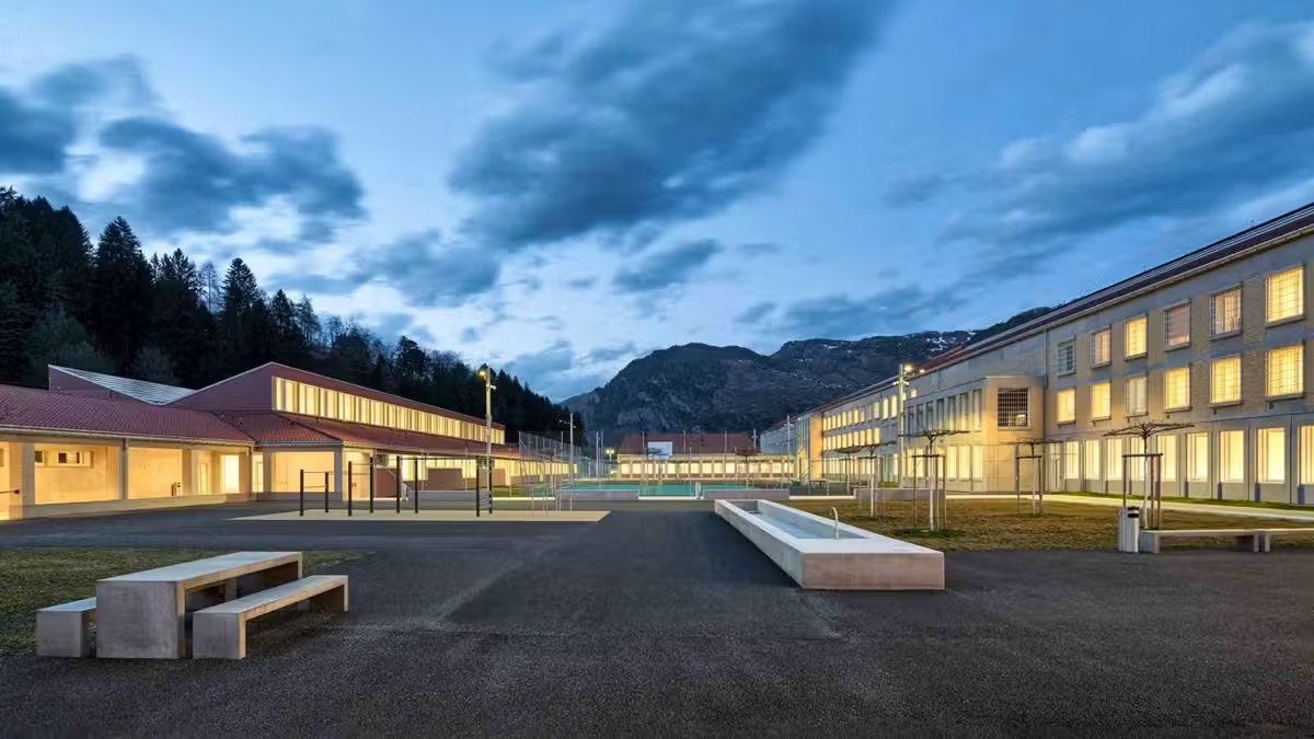 Die geschlossene Justizvollzugsanstalt in Cazis im Kanton Graubünden.