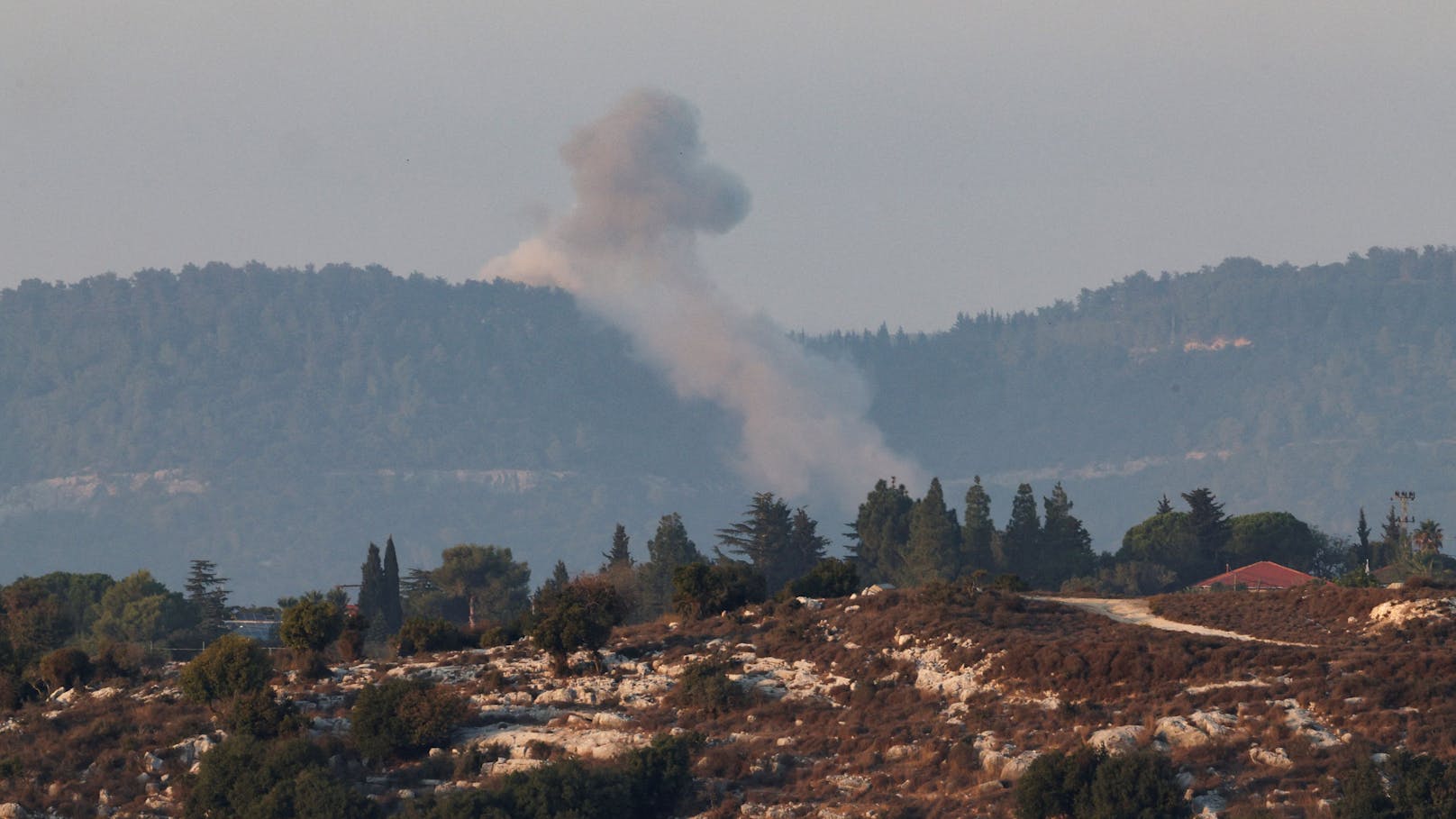 Israel fliegt Luftangriffe auf Süden von Beirut