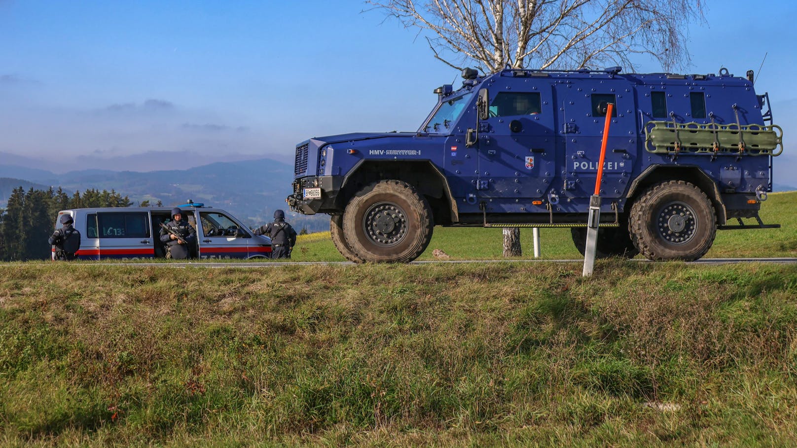 Alarmstufe Rot: Spezialeinheiten, Panzerauto auf der Suche nach dem Killer.