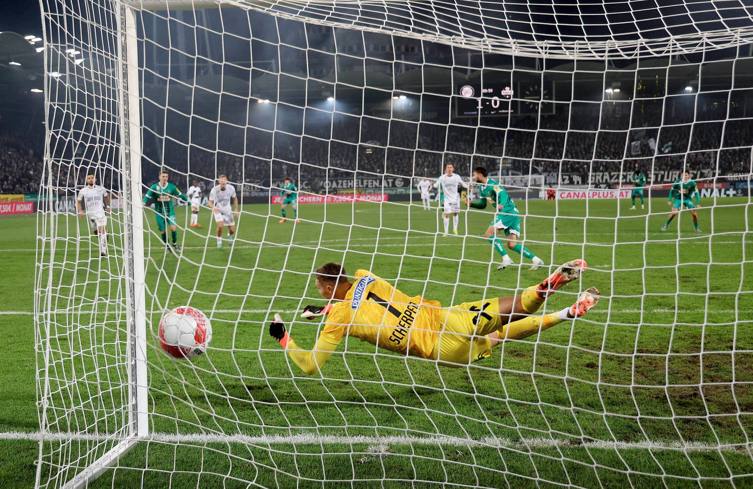 Dion Beljo versenkt den Elfer zum 1:1