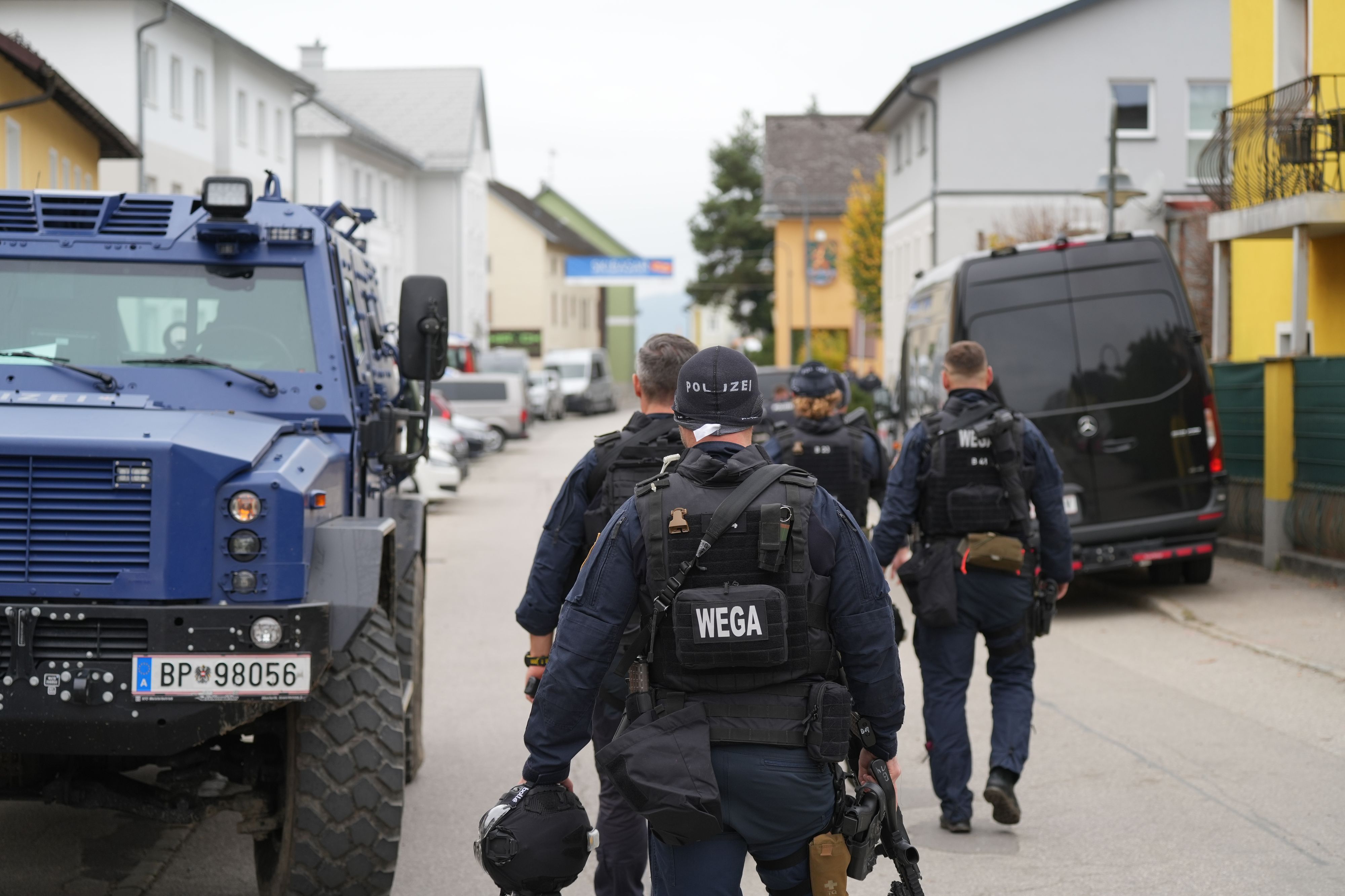 Der im Mühlviertel gesuchte Verdächtige, der am Montag zwei Menschen erschossen haben soll, ist tot.