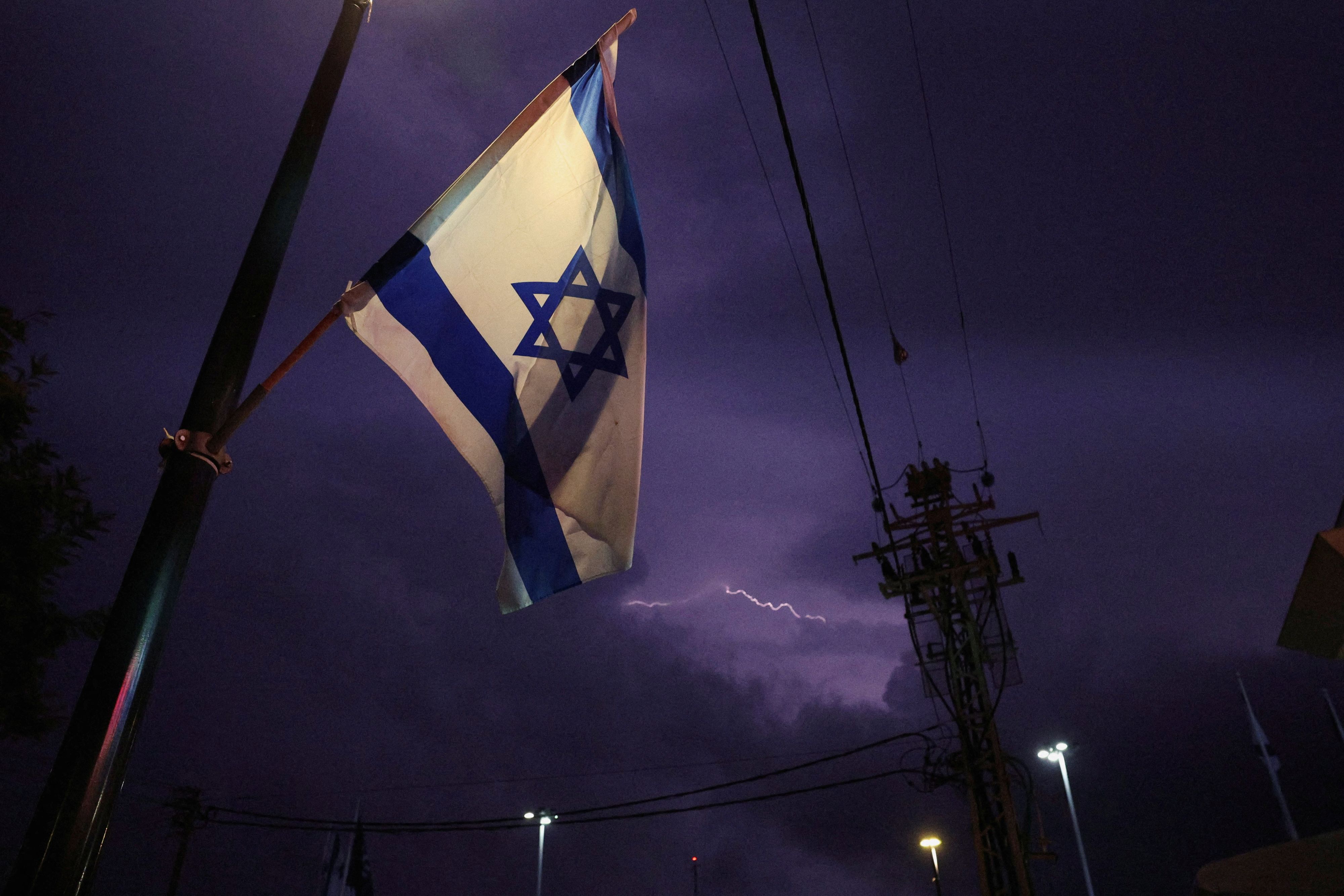 Israel meldet Bodenoperation in Syrien und nimmt Mann fest.