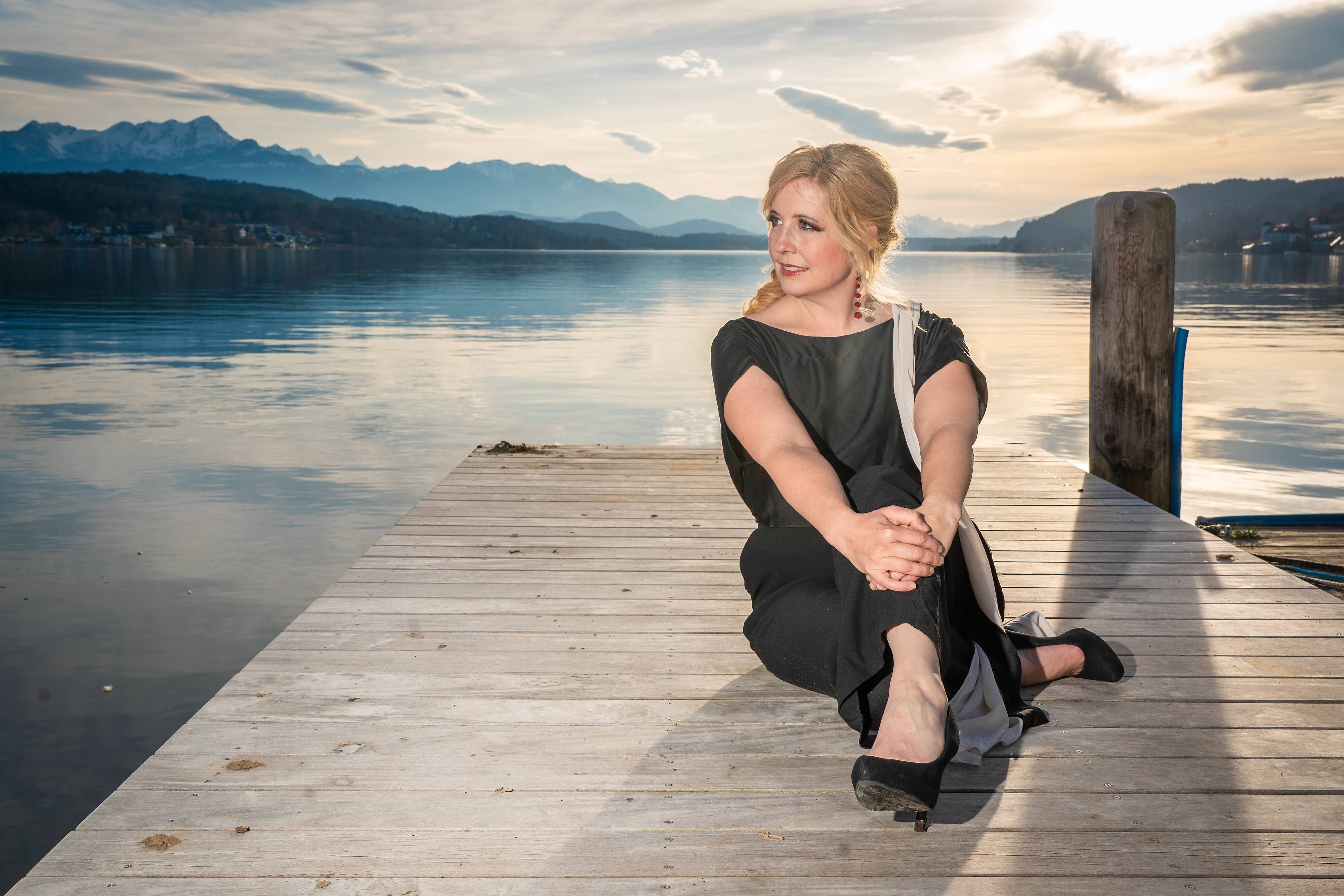 Iva Schell lebt mit ihrer Tochter auf einer Alm in Kärnten. Beim Werzers-Opening, als diese Foto entstanden ist, begleitete Maximilian Schells Witwe schon die Angst vor einer Krebsdiagnose. Sie litt im Stillen, wie zig Frauen mit dem gleichen Schicksal.