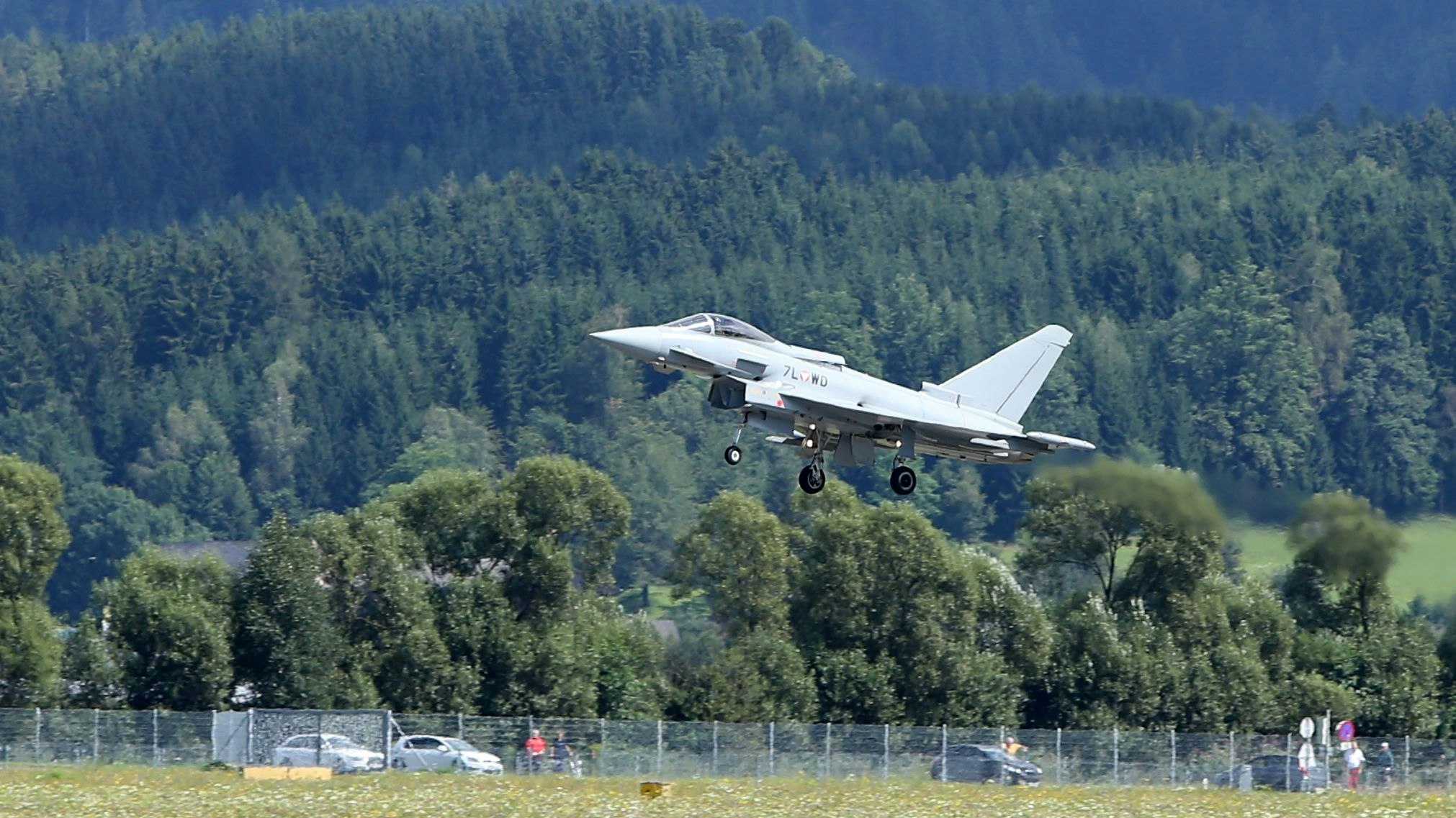 Heute.at - Mega-Jet nicht erreichbar – Eurofighter-Alarmstart!