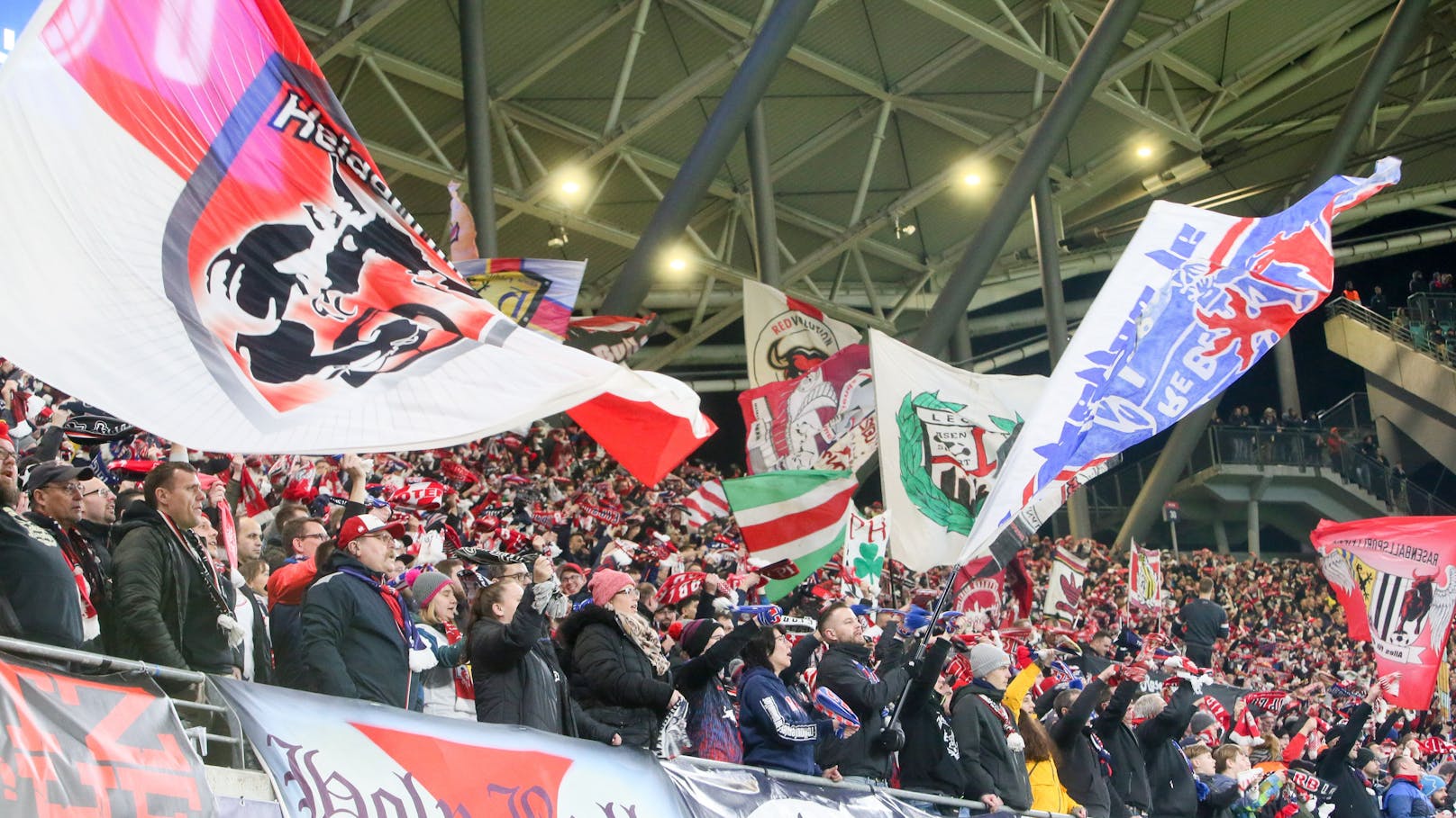 Polizei ermittelt wegen Hitlergruß in der Bundesliga