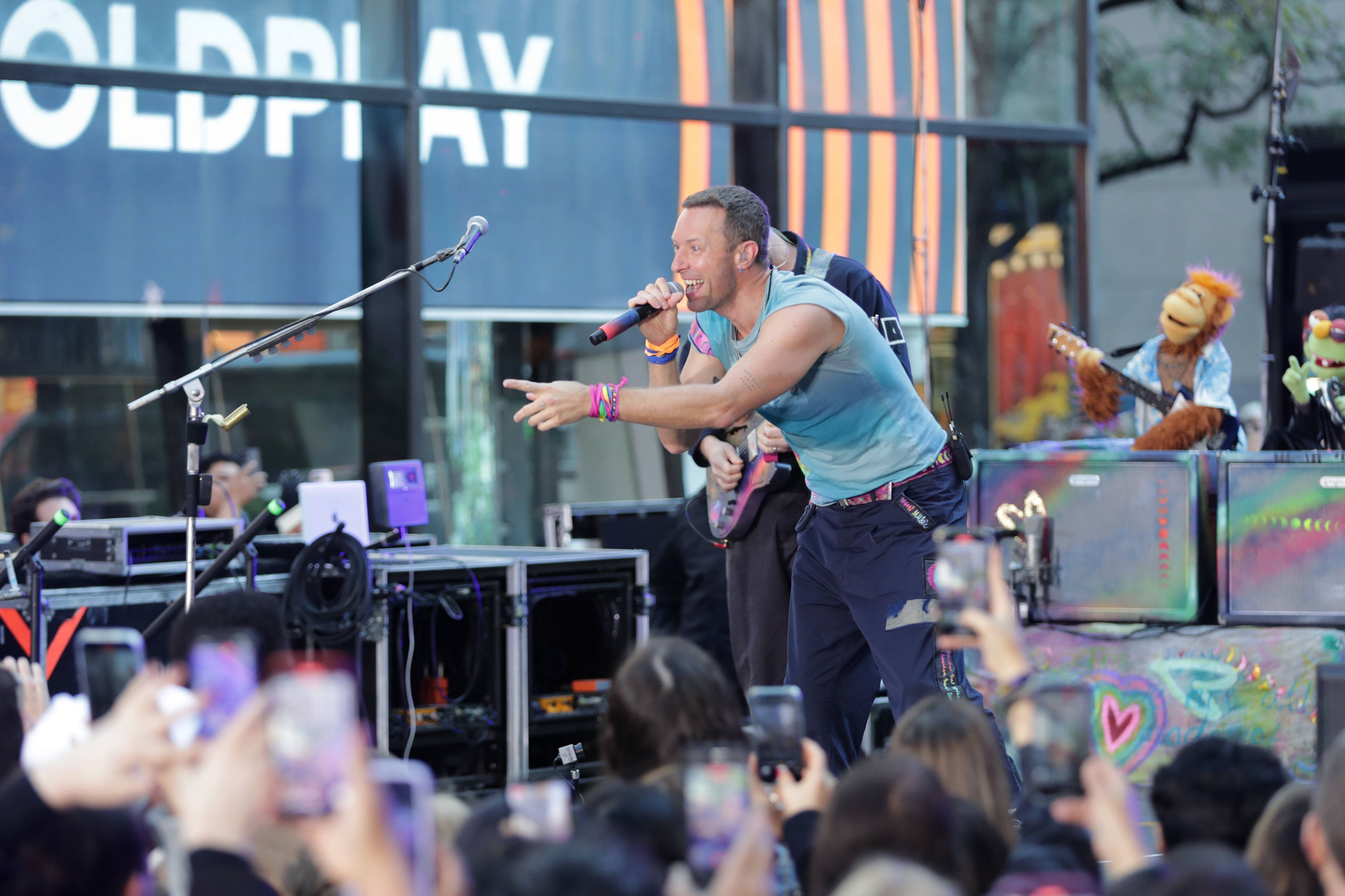 Chris Martin ist der Sänger von Coldplay.