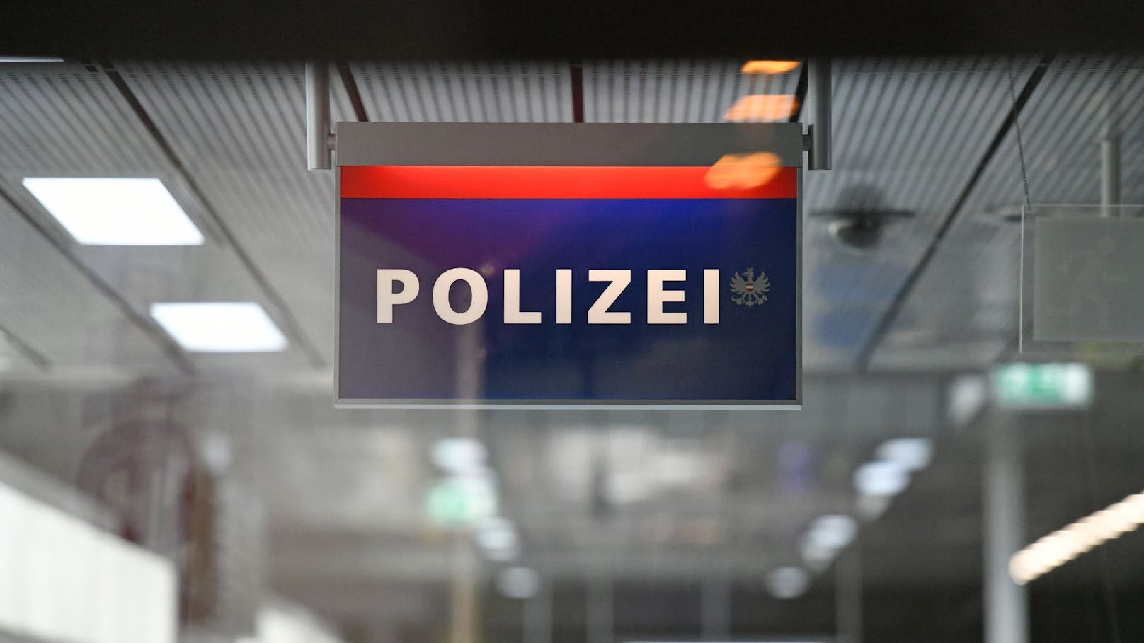 Julius-Tandler-Platz – Polizei sperrt wegen Umzugs zu