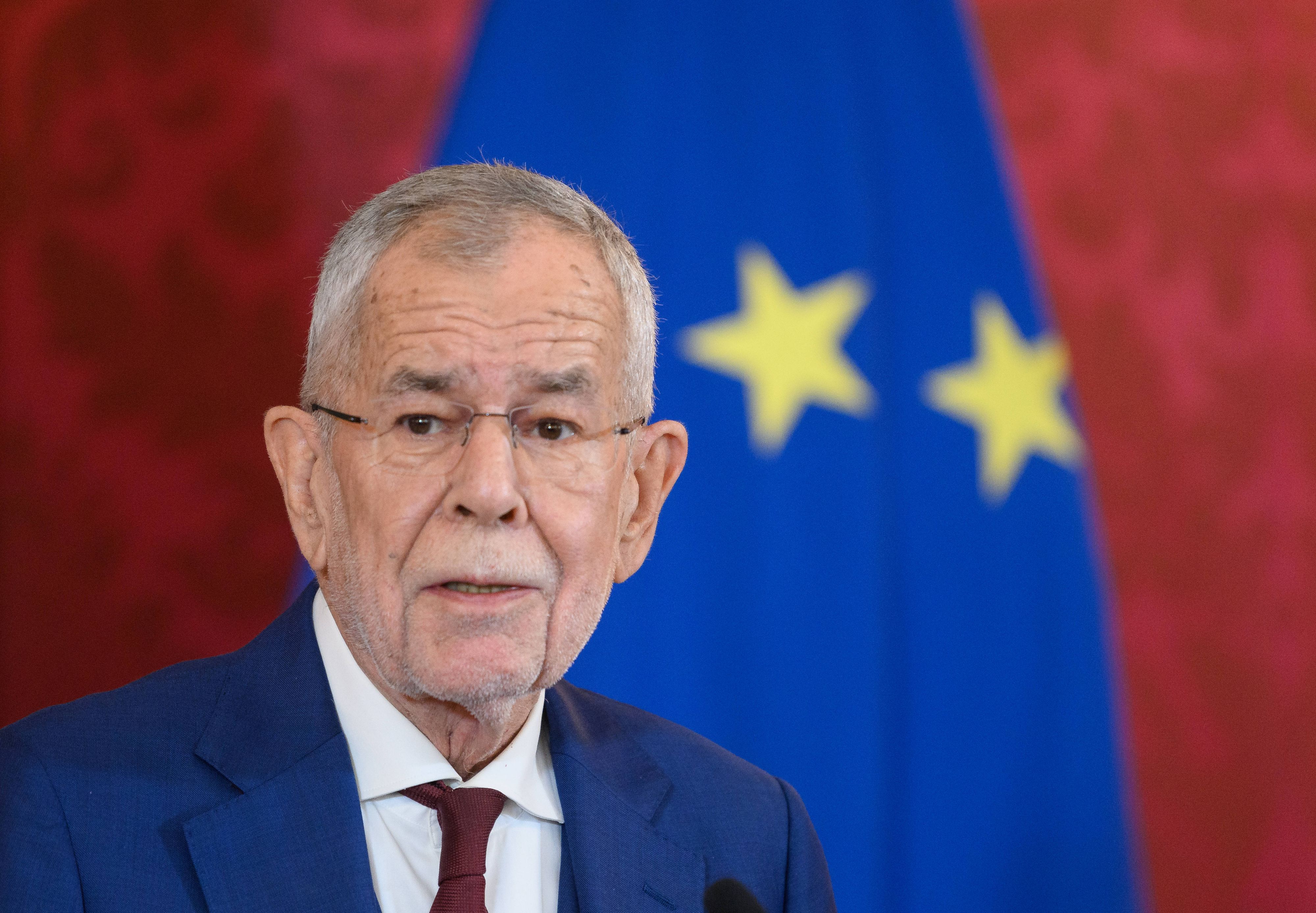 Bundespräsident Alexander Van der Bellen musste sich am Montag einer Bandscheiben-Operation unterziehen. 