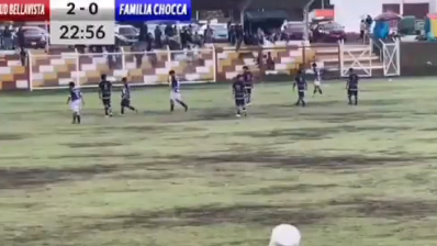 Augenblicke später schlägt hier der Blitz ein, mehrere Spieler fallen sofort ohnmächtig zu Boden.