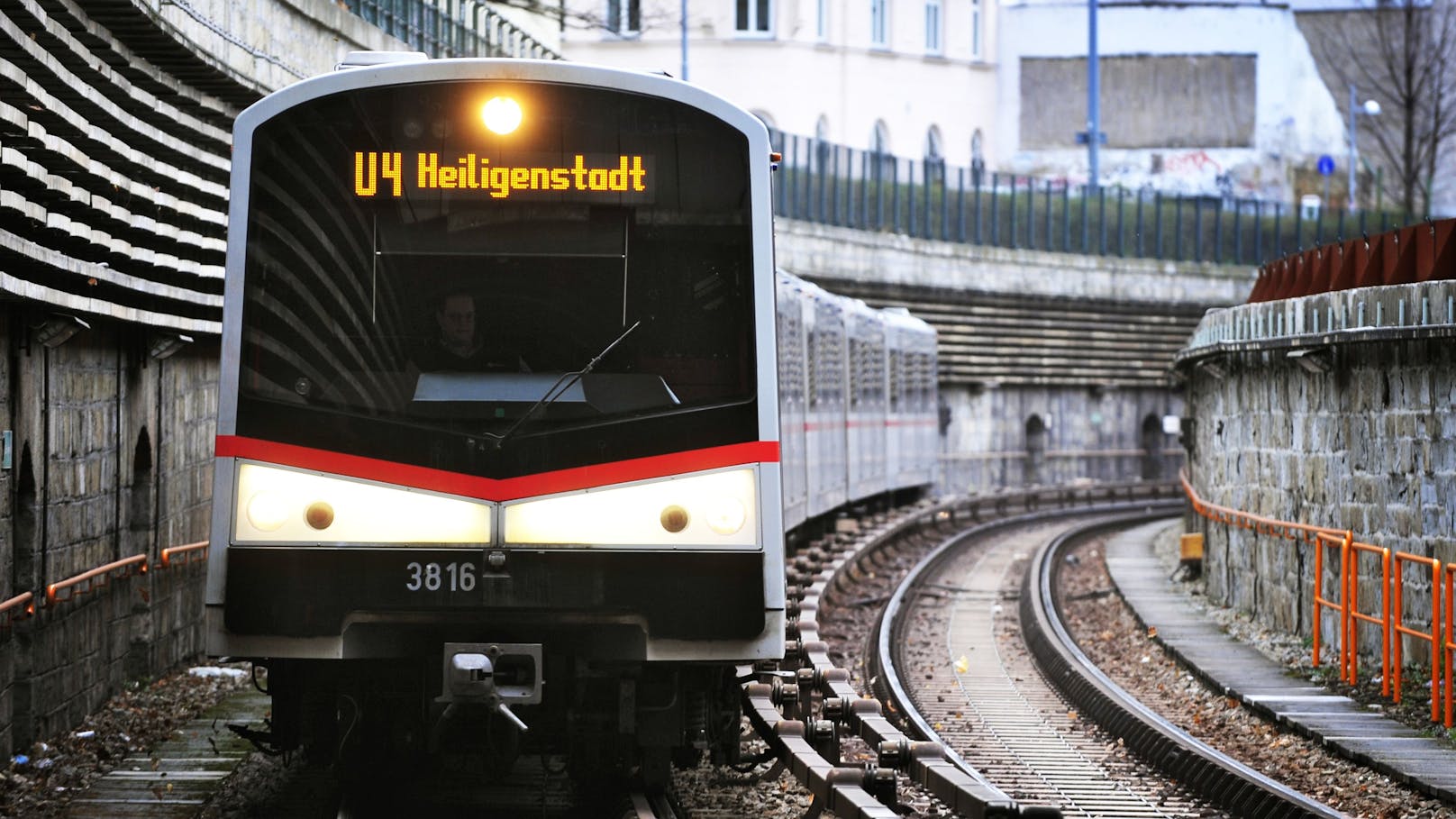 U4-Baustelle! Nicht jeder Zug fährt bis zur Endstation