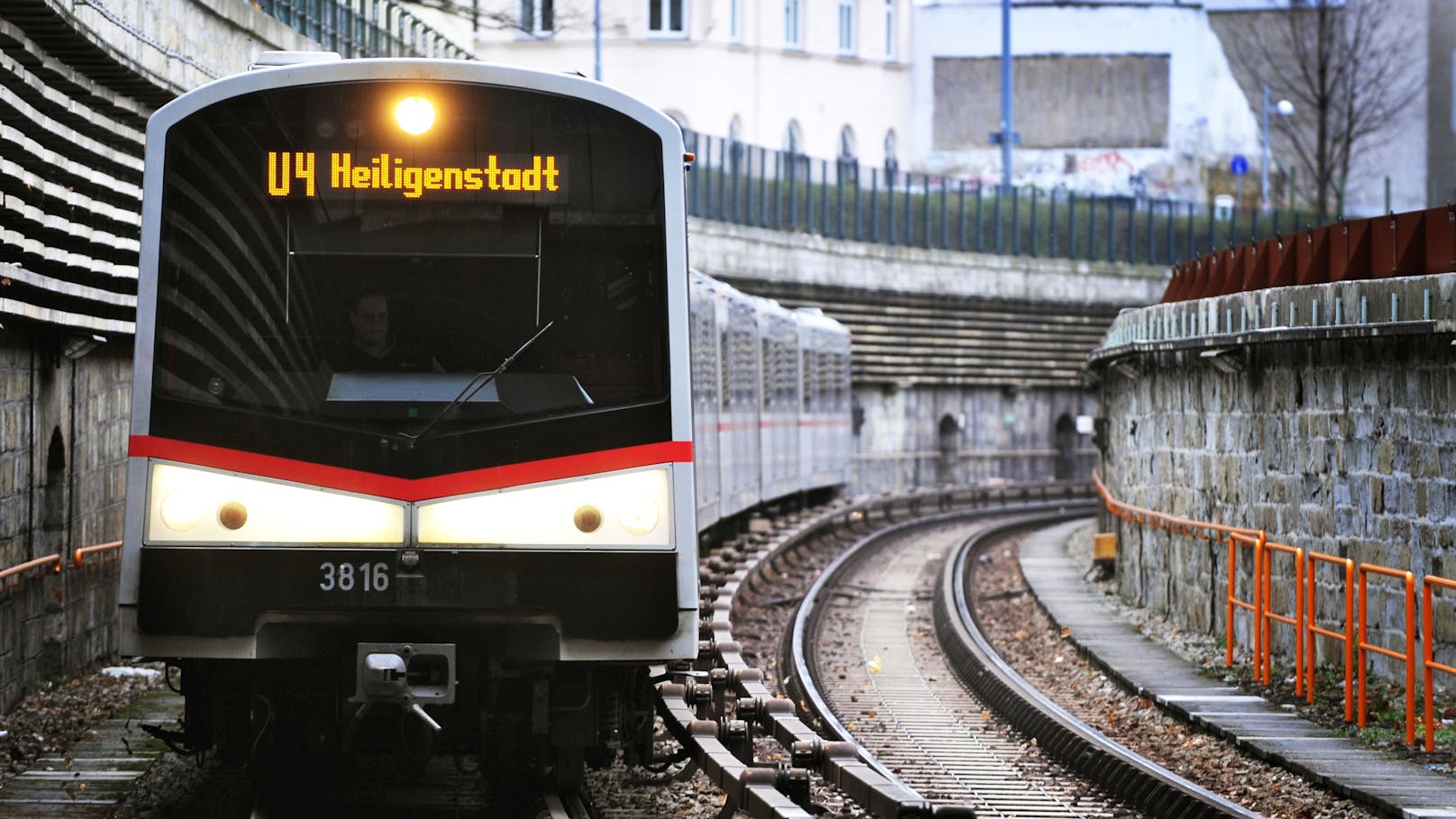 U4-Baustelle! Nicht jeder Zug fährt bis zur Endstation