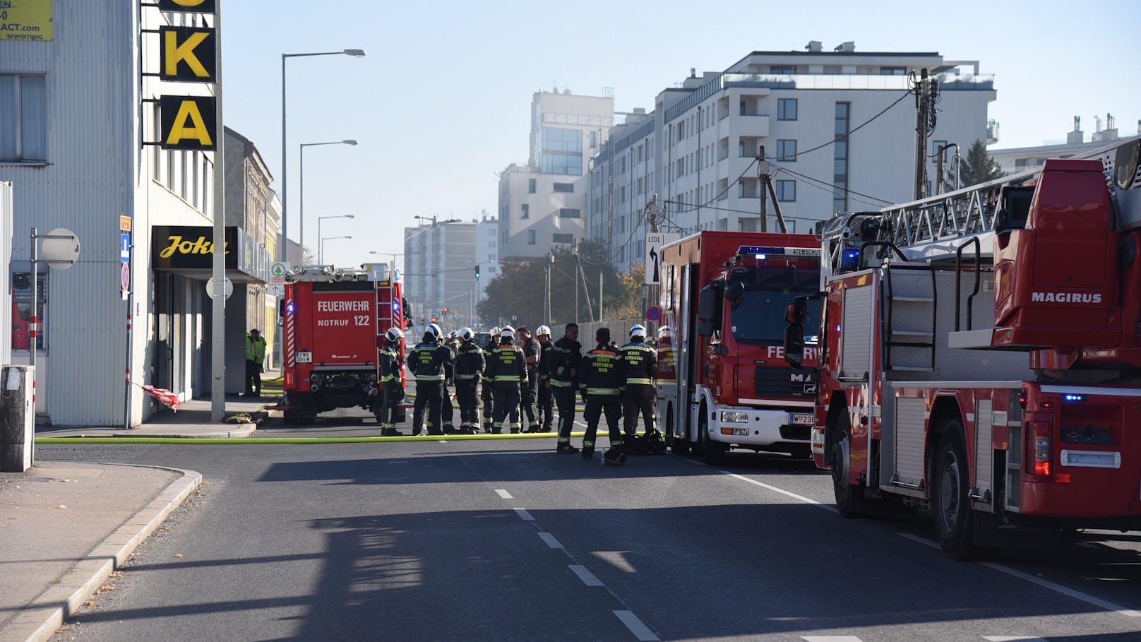 In der Sagedergasse im 12. Wiener Bezirk rückte am Montag kurz nach 11.30 Uhr die Wiener Berufsfeuerwehr zu einem Einsatz aus.