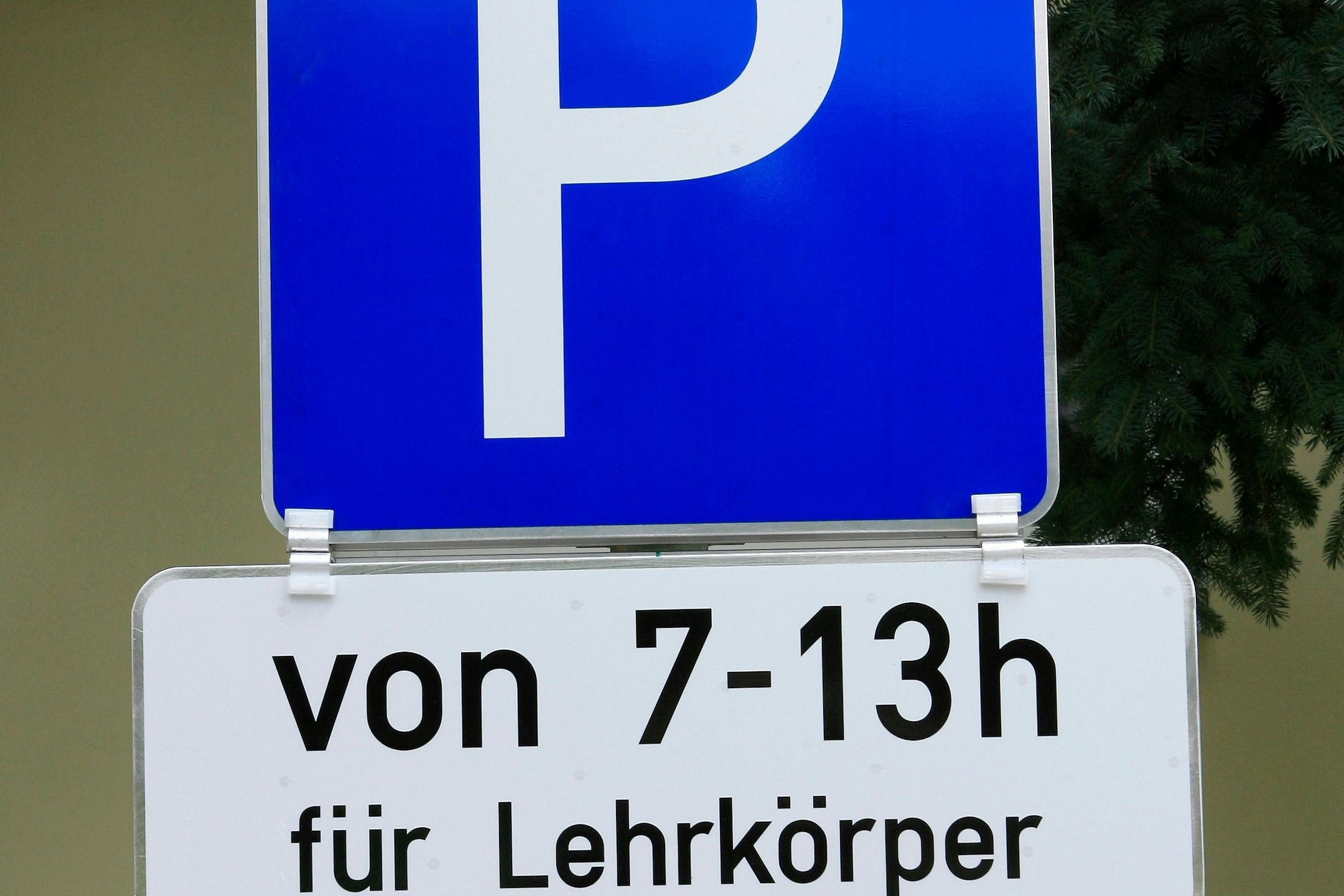 Geht's den Lehrern gut, geht's auch den Schülern gut: Die Wiener Lehrer-Gewerkschaft will Gratisparken für alle Lehrkräfte