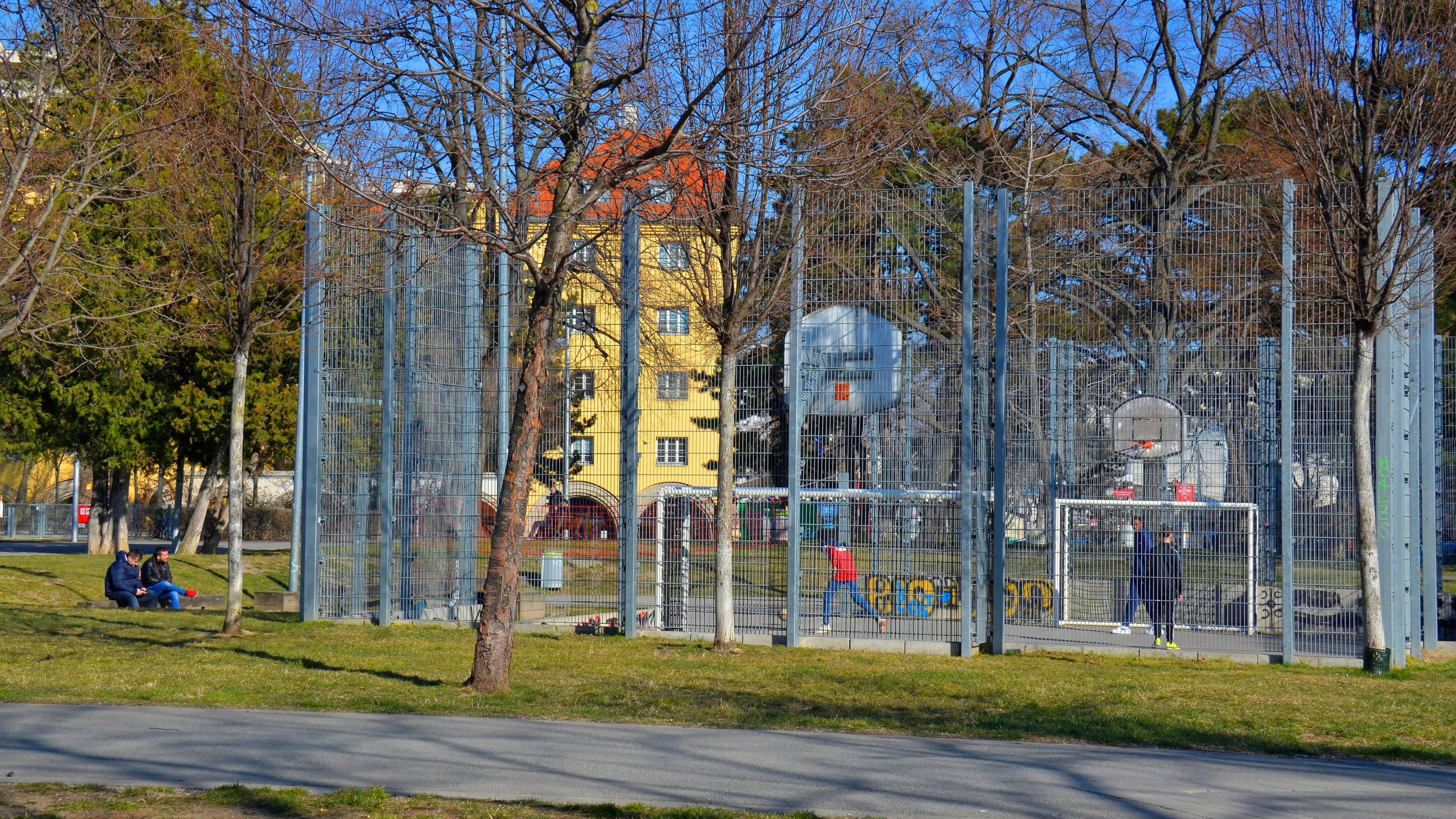 Vor allem in Wien reicht der Horizont sehr vieler Kinder maximal bis zum Fußballkäfig im nächsten Beserlpark