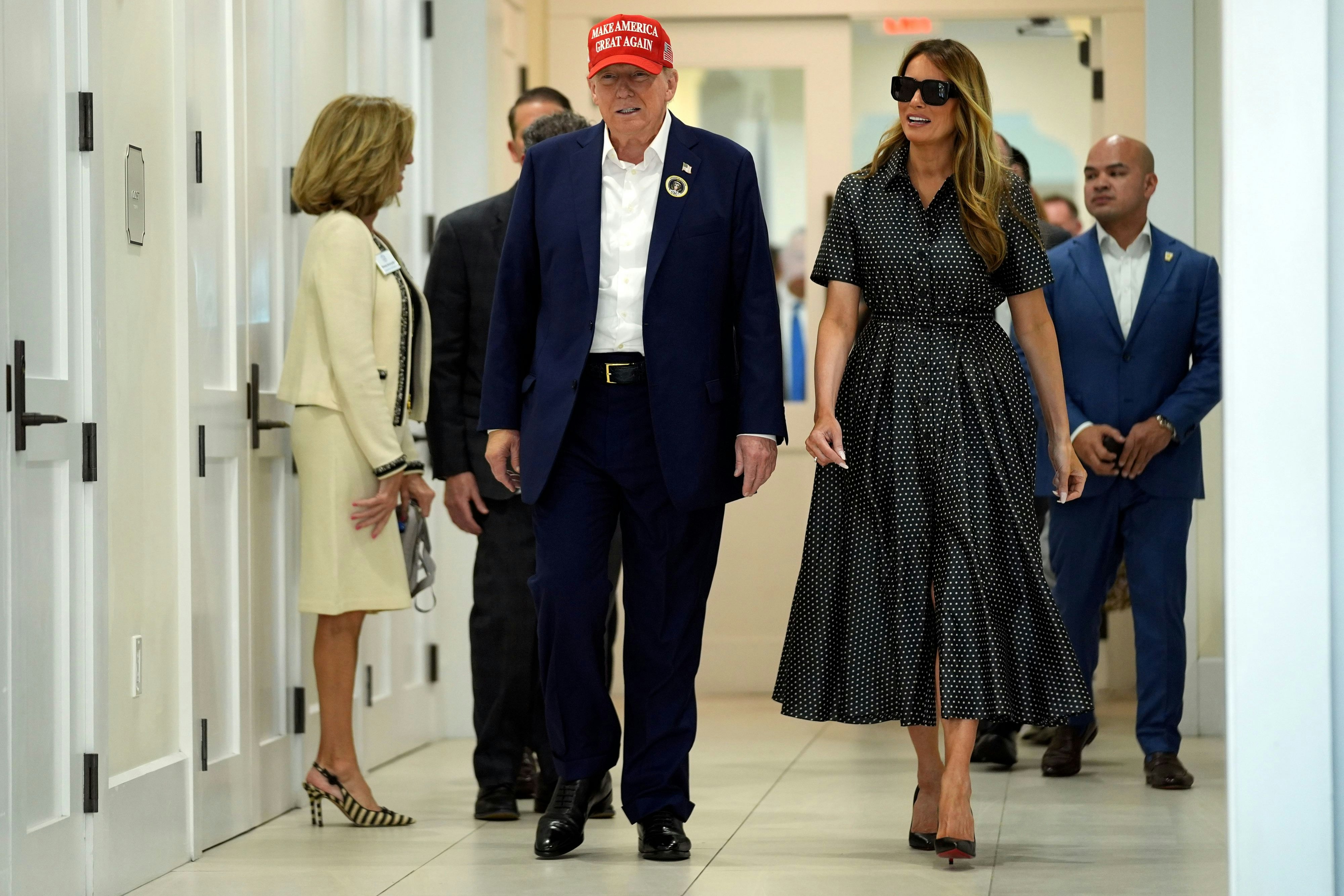 Ex-Präsident Donald Trump und Ehefrau Melania wählten im Barbara Mandel Recreation Center in Palm Beach, Florida