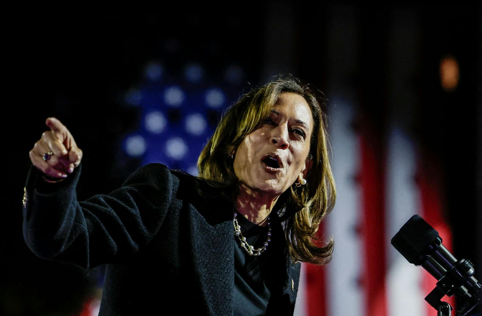 Die Demokraten-Kandidatin und amtierende Vizepräsidentin Kamala Harris bei ihrem Wahlkampf-Finale in&nbsp;Philadelphia, Pennsylvania, am 4. November 2024.